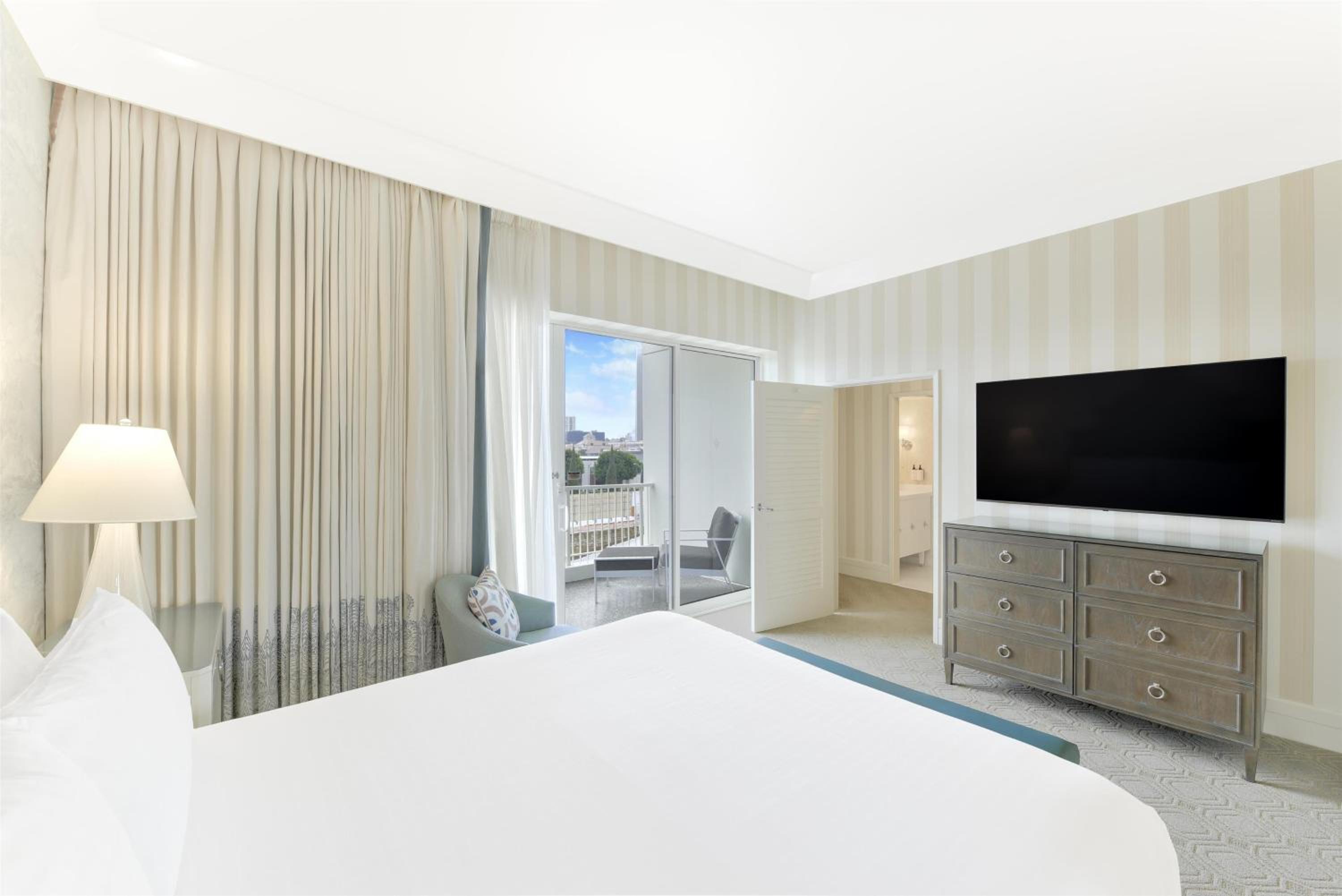Suite thumbnail 6