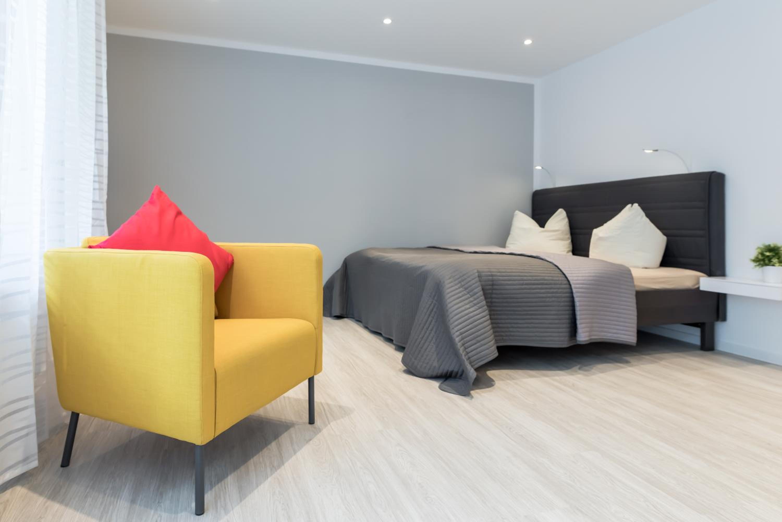 Studio Apartment 2 on the 1st-floor with balcony