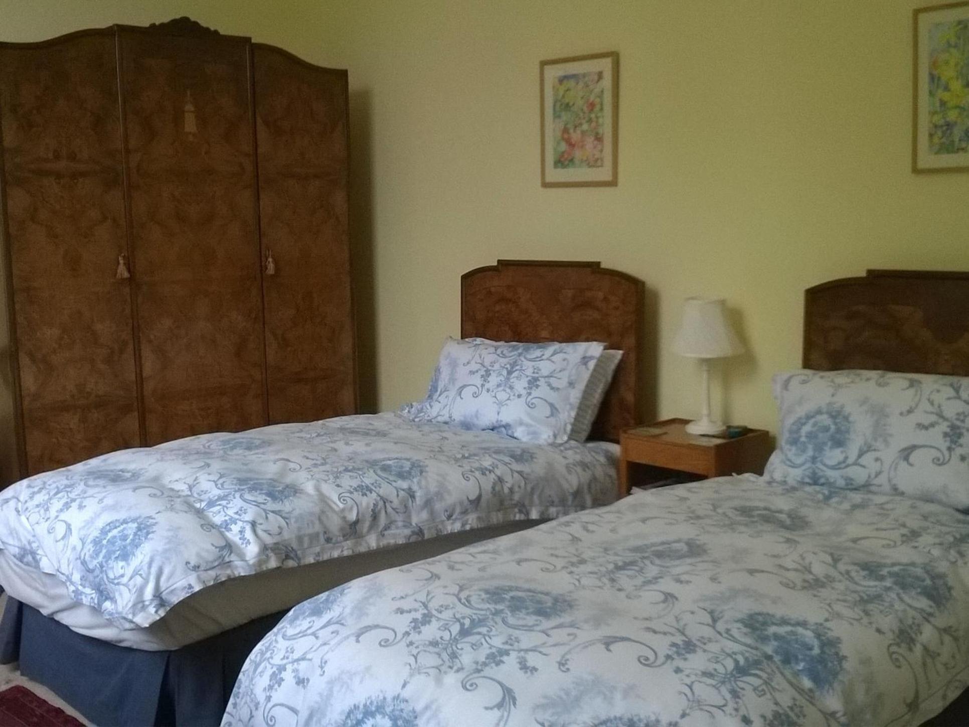 Twin Room with Private Bathroom photo 1