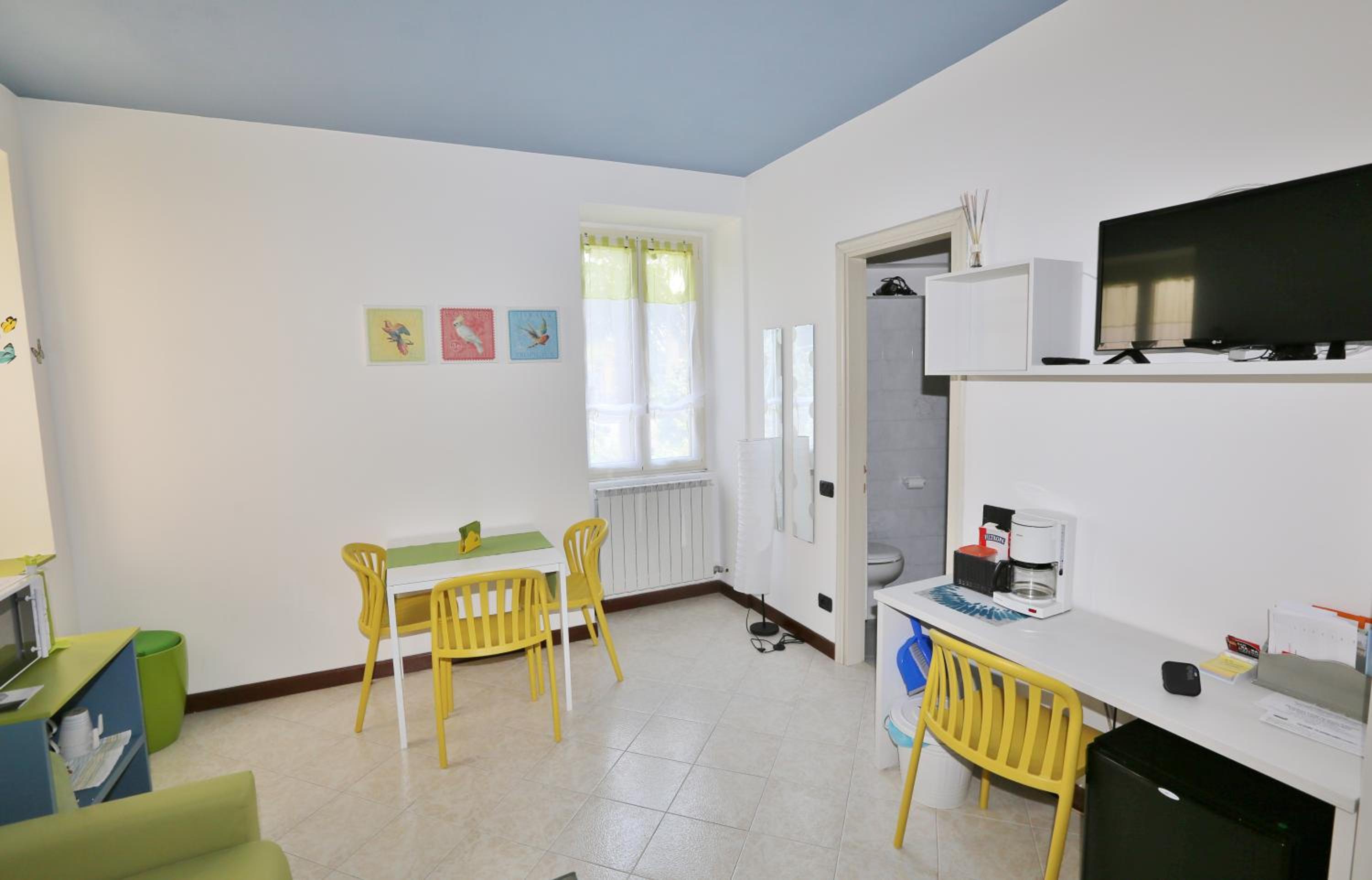 Family Room (2 Adults + 2 Children)
