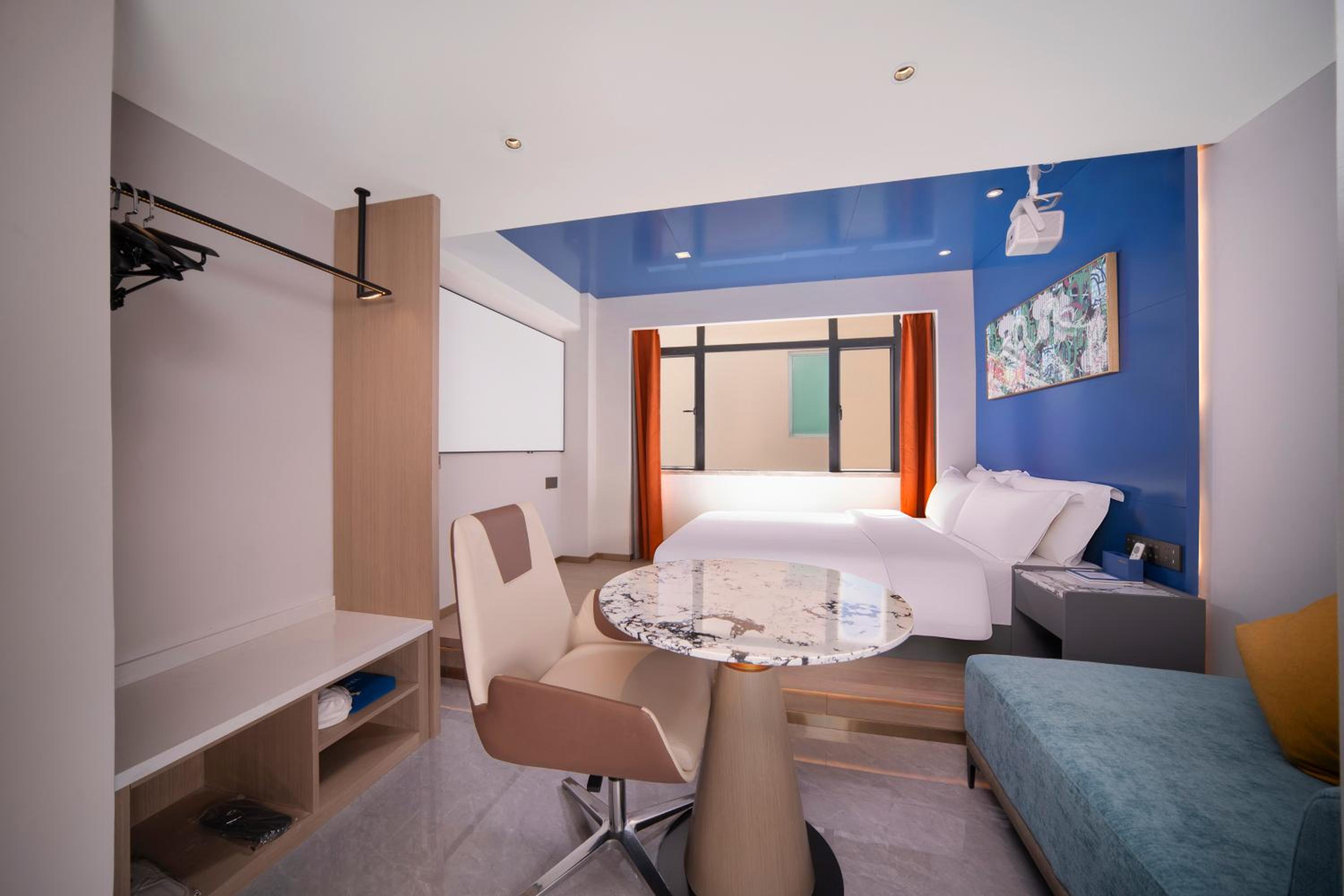 Large Twin Room photo 3