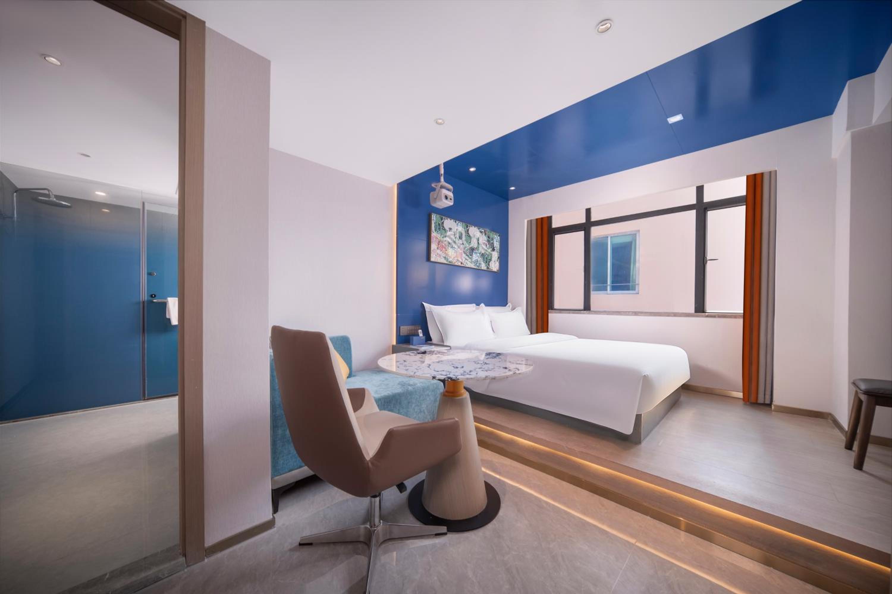 Large Twin Room photo 2