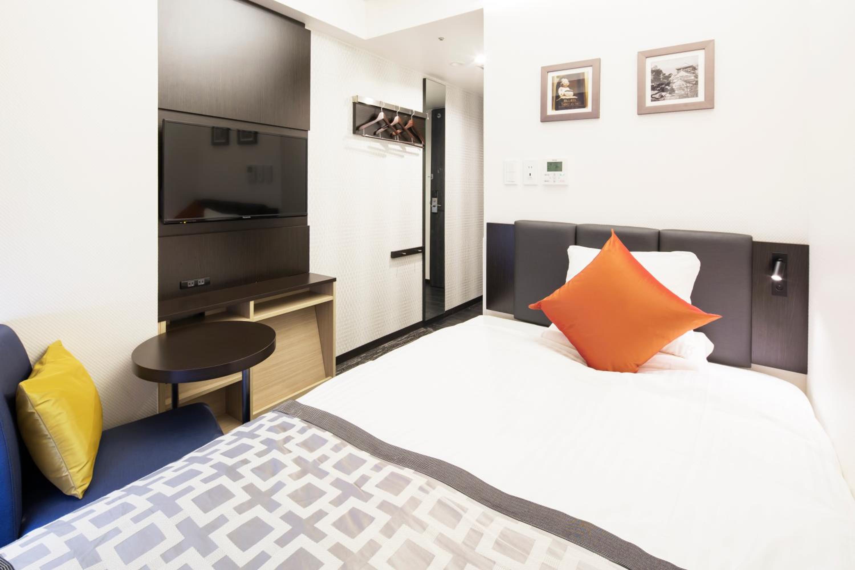 Standard Double Room with Small Double Bed - Non-Smoking photo 2