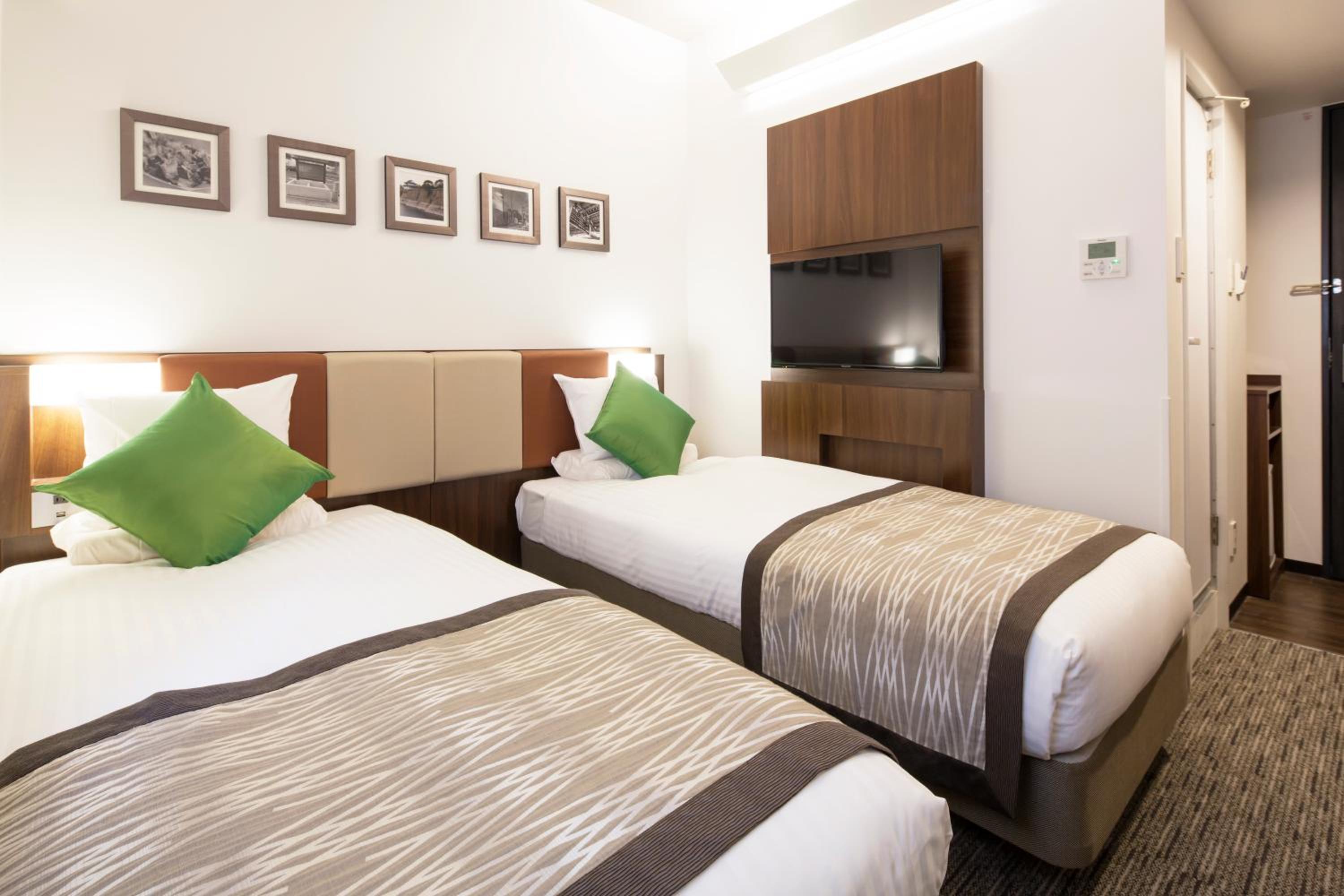 Standard Twin Room - Non-Smoking photo 2