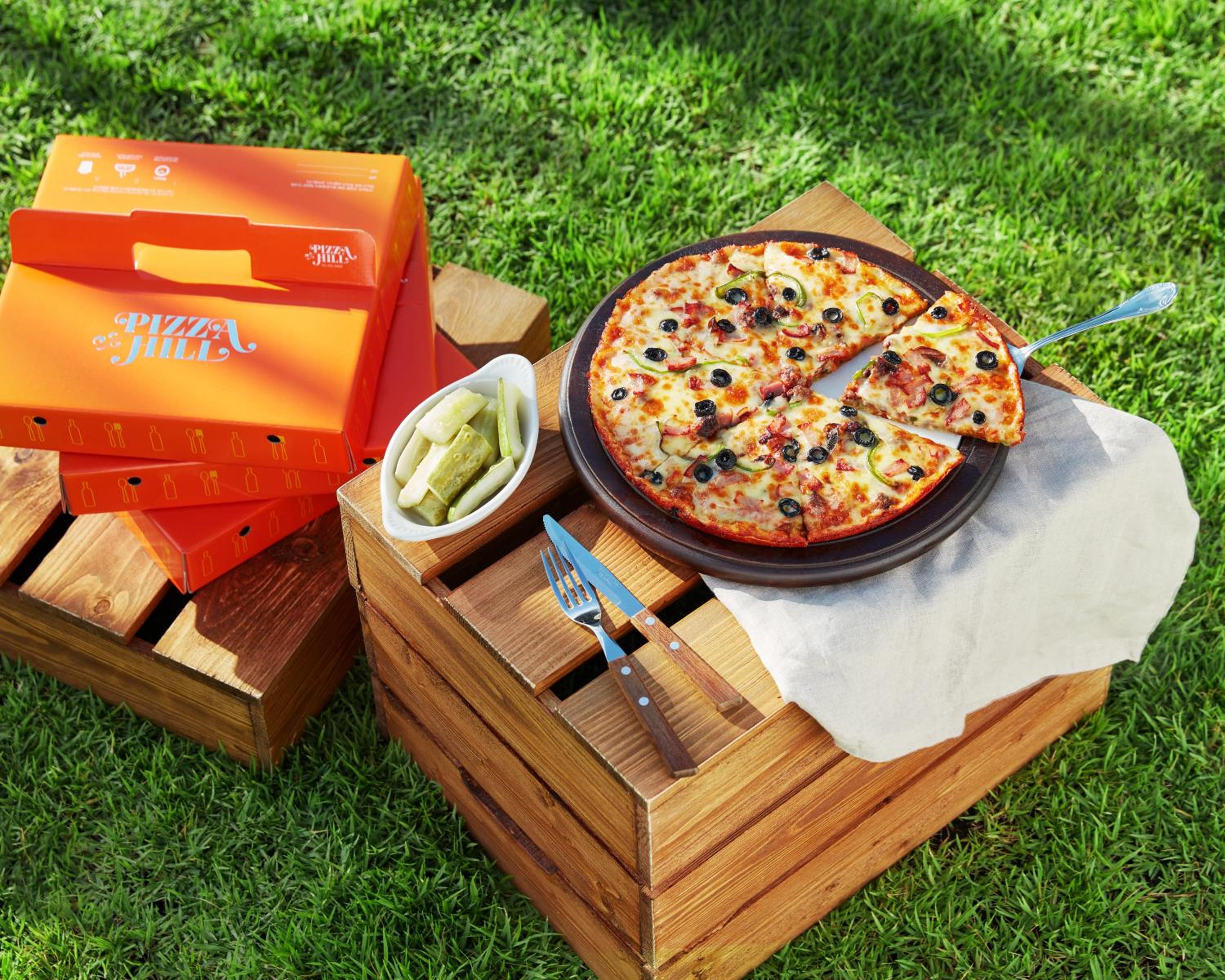 [Camcnic I] Deluxe Double Room (River View) with Combination Pizza