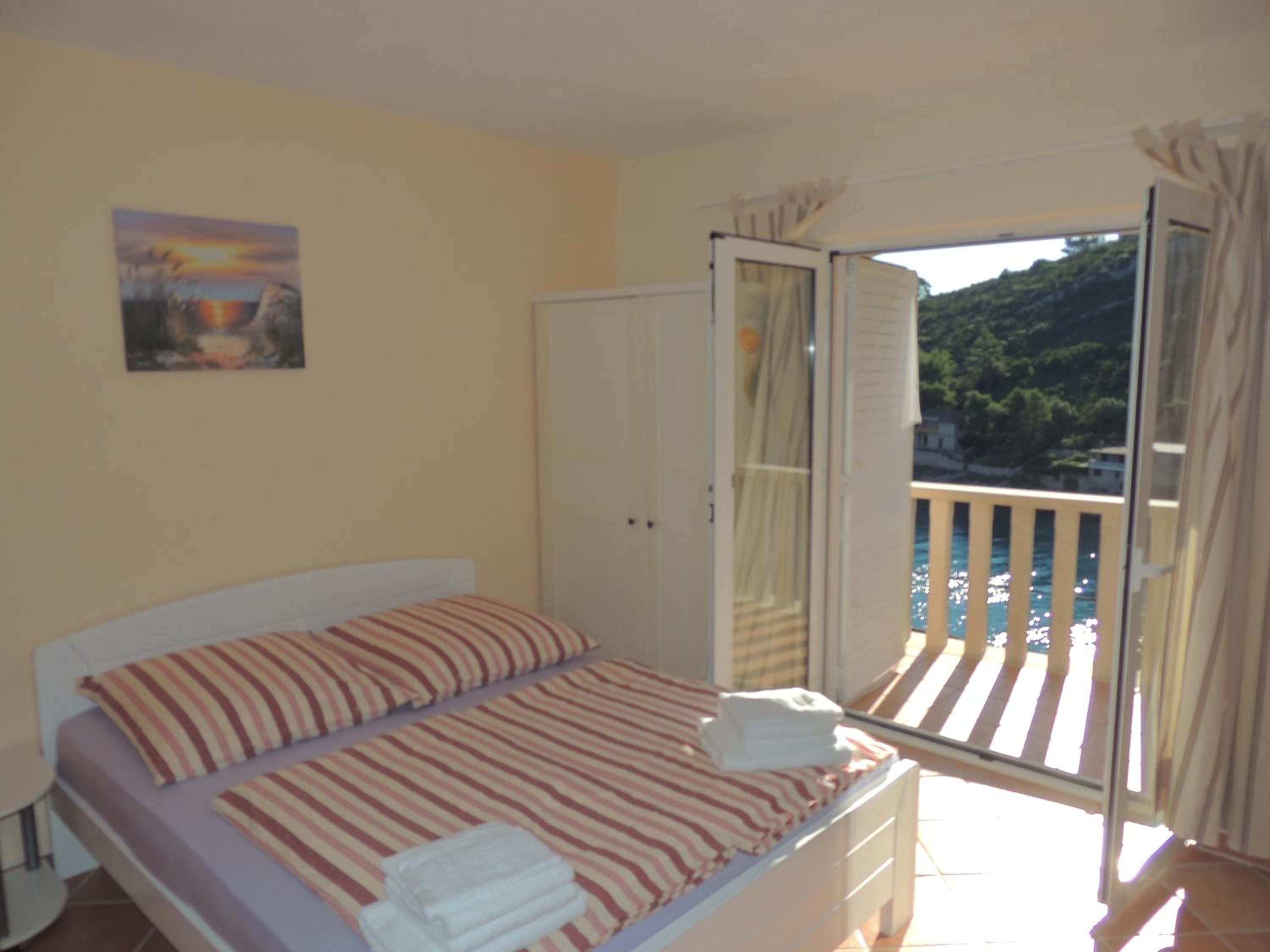 Apartment with Sea View - Photo 10