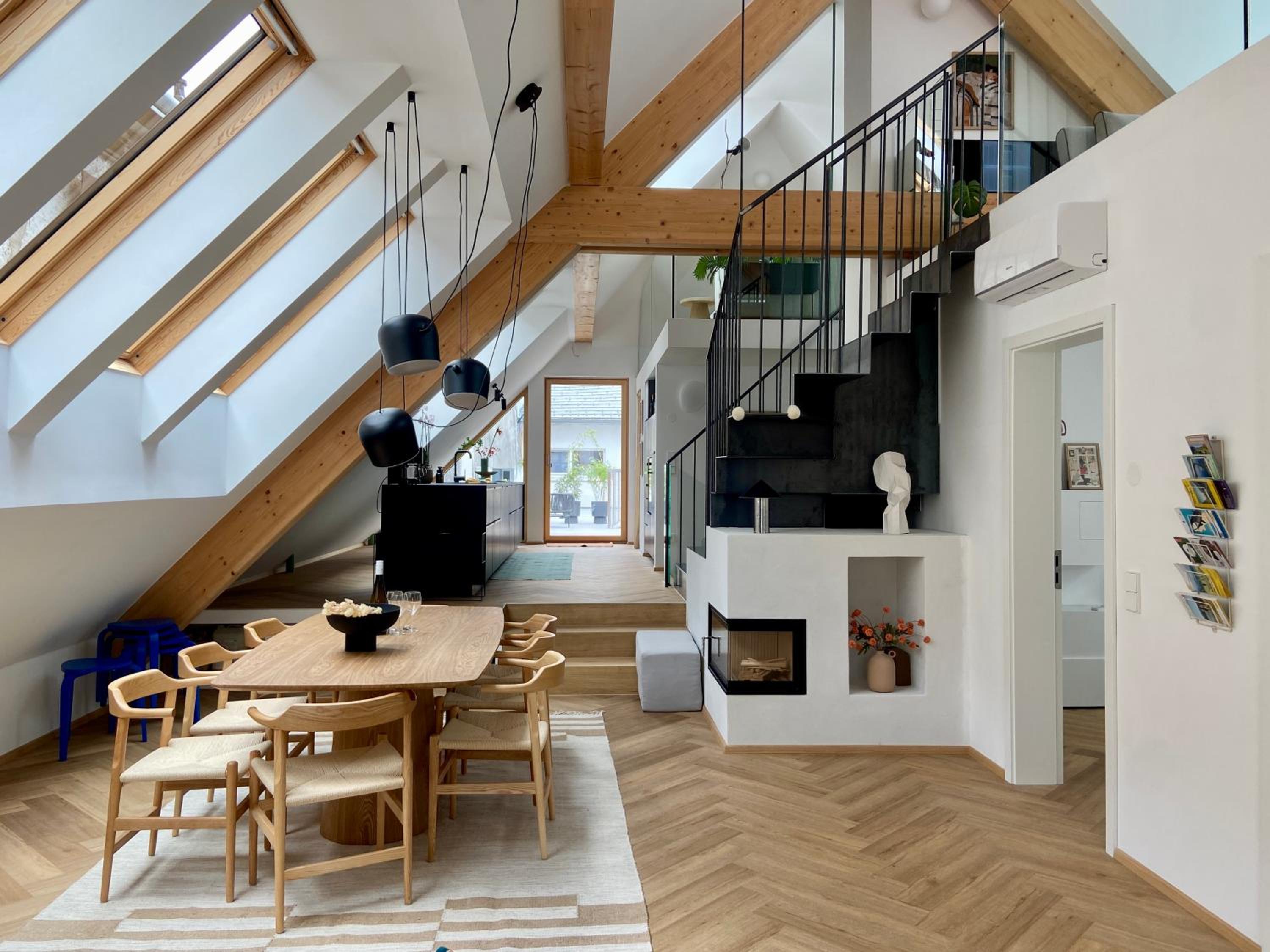Four-Bedroom Apartment with Balcony