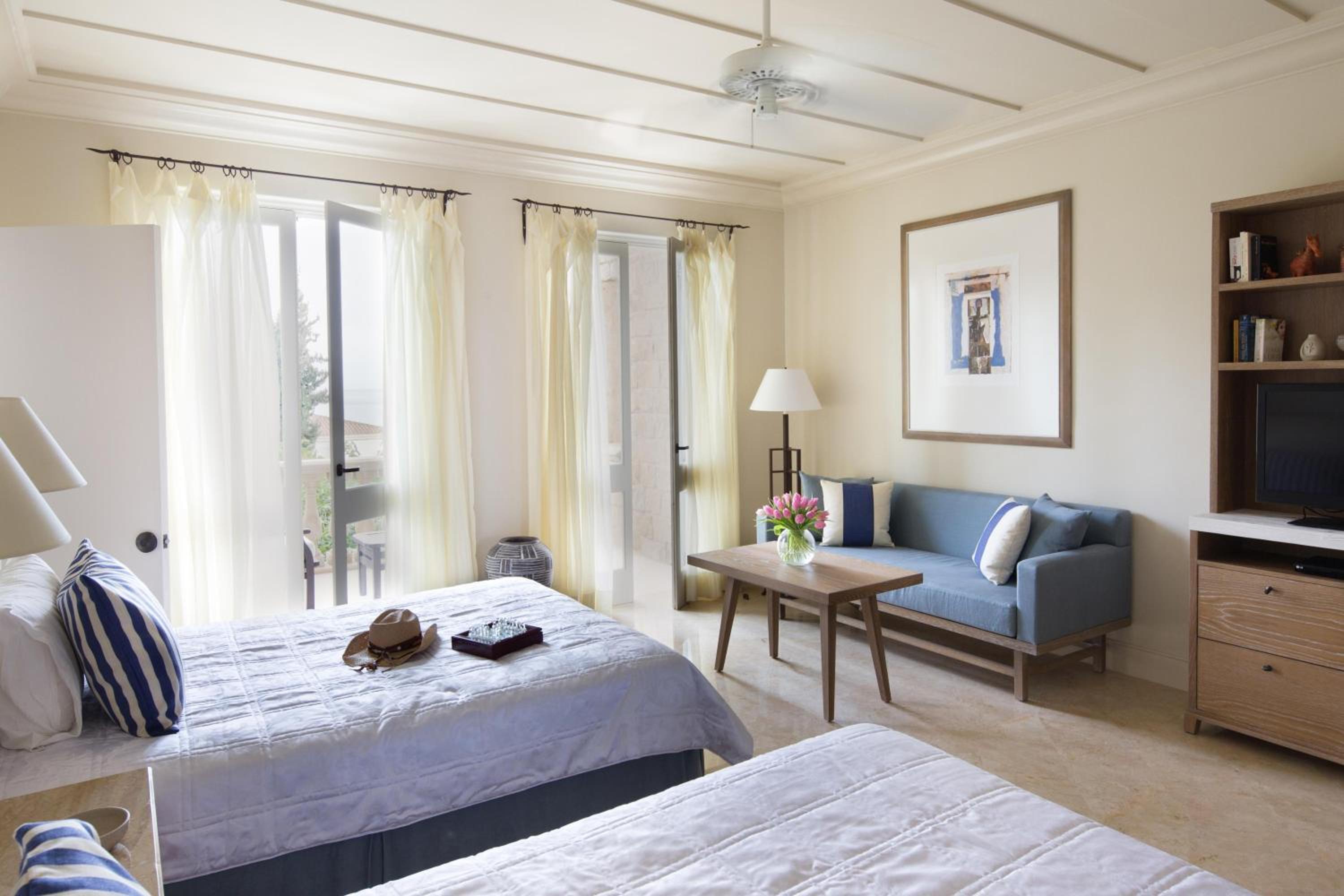 Family Interconnecting Junior Suite with Pool and Garden Studio with Sea View