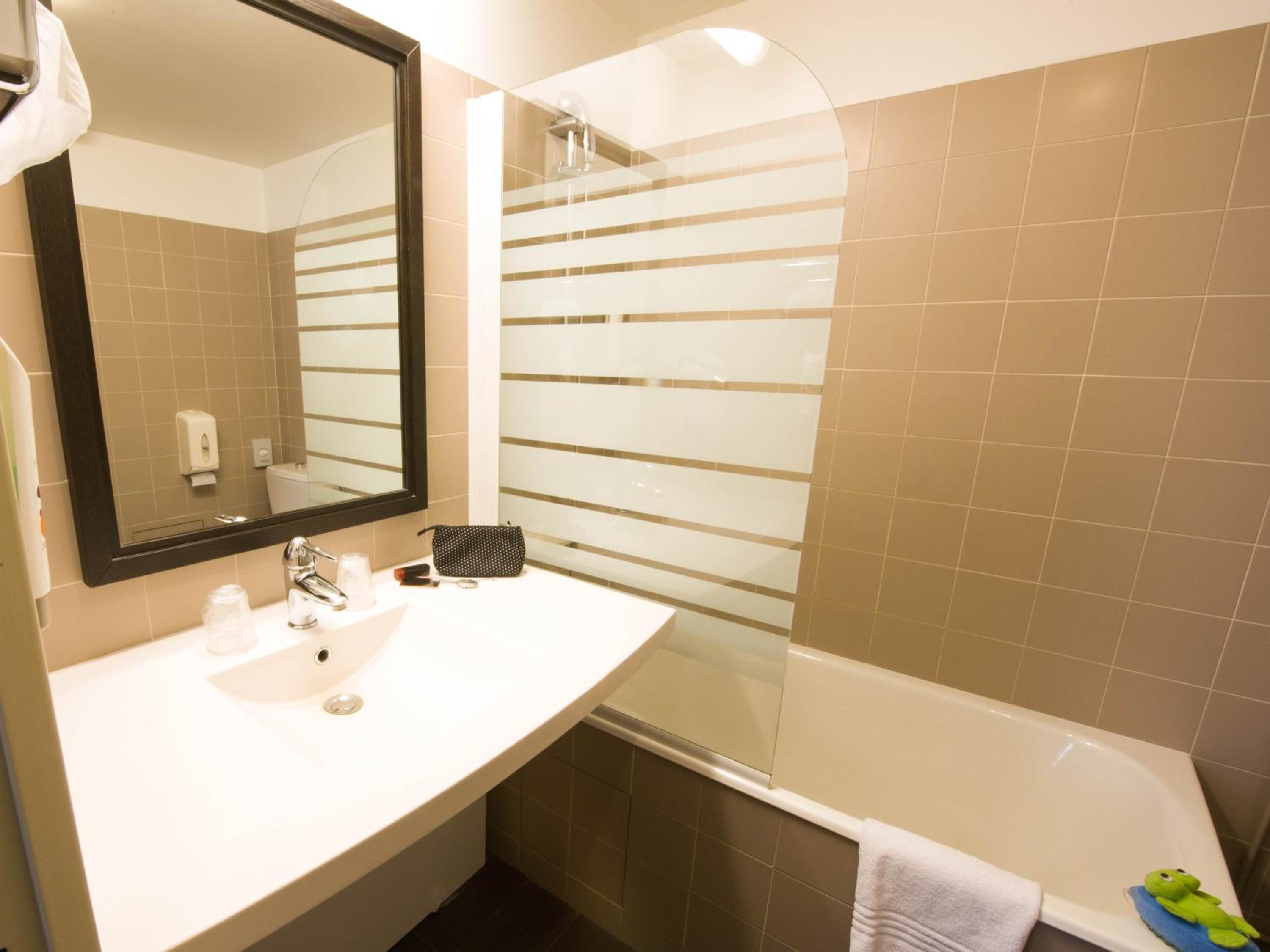 Standard Double Room - Photo 15