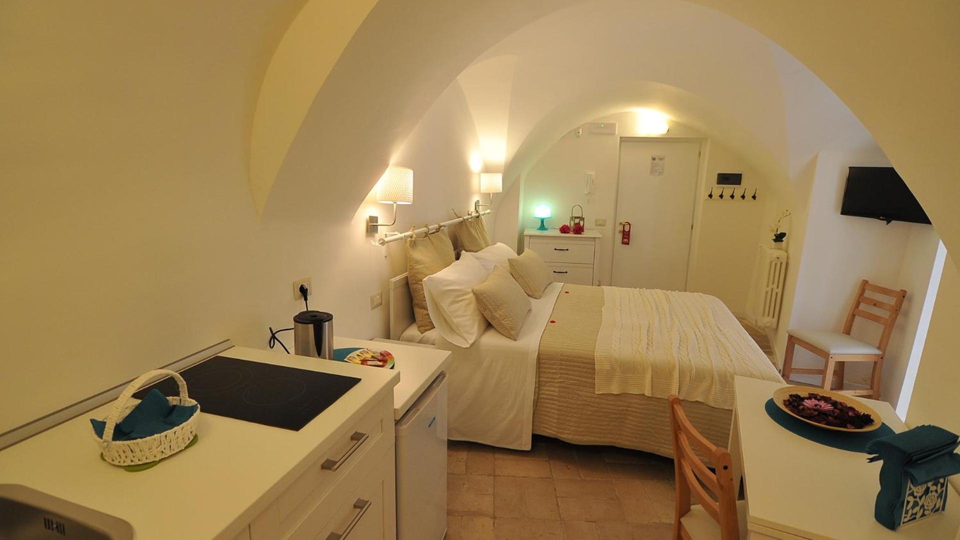 Deluxe Room - Photo 5
