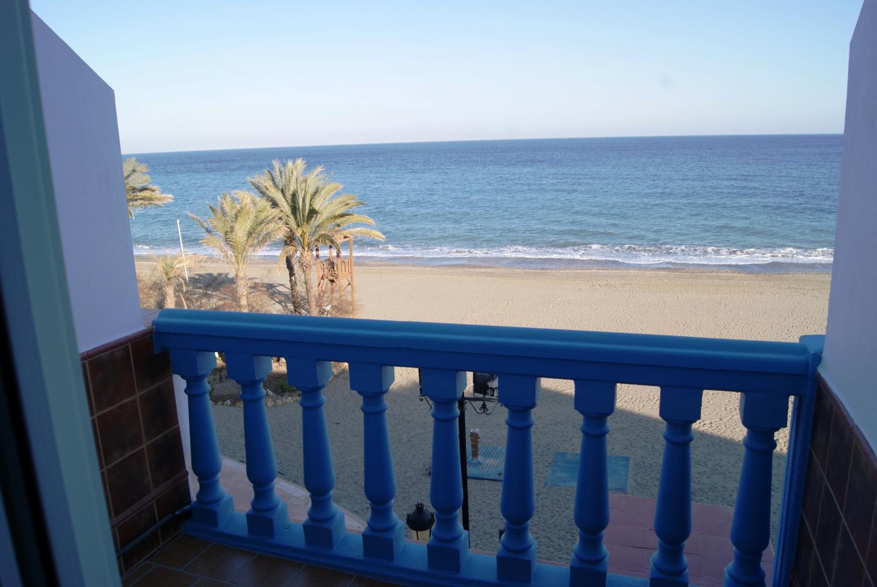 Double or Twin Room with Sea View photo 2