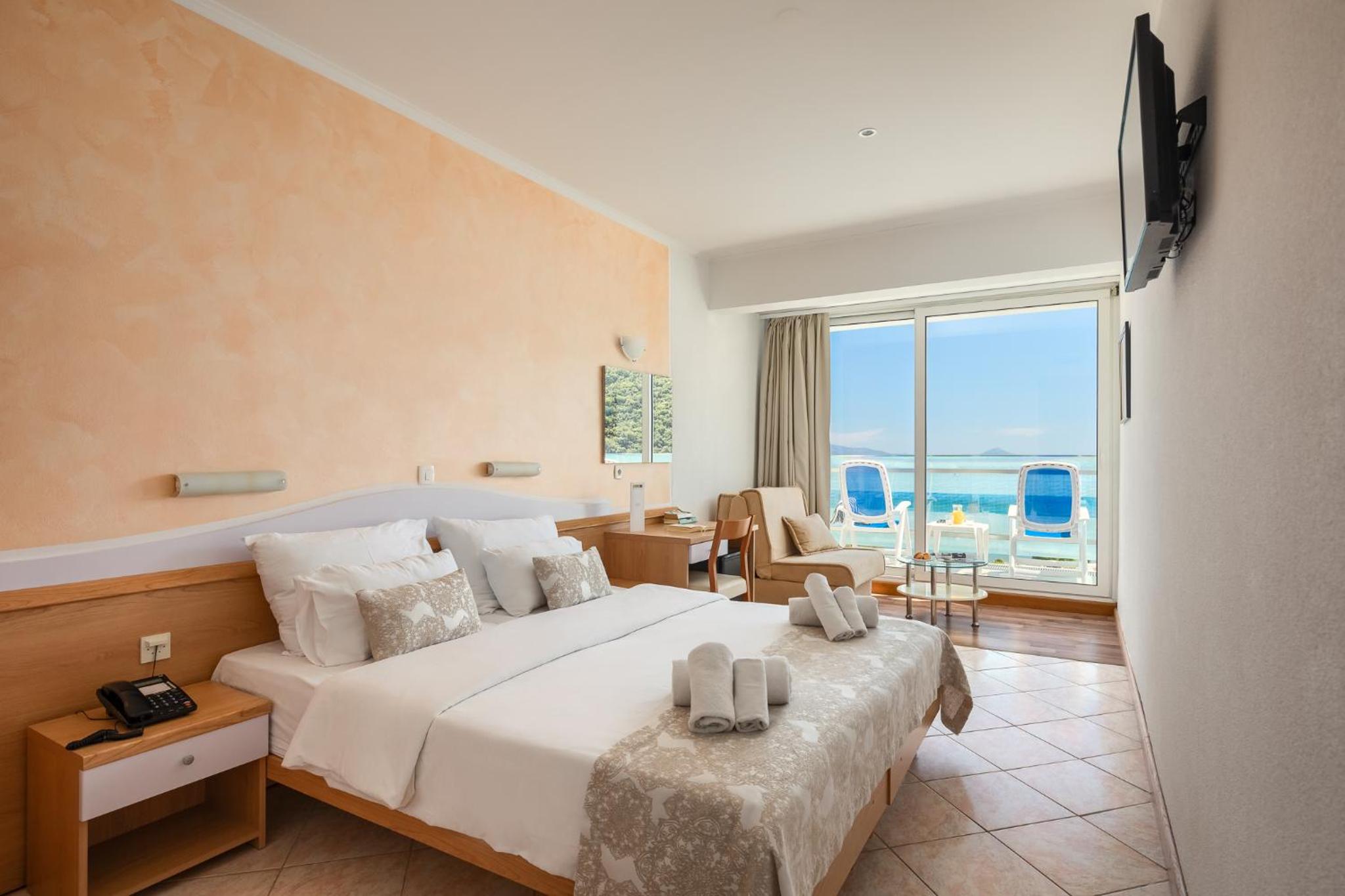 Standard Triple Room with Sea View