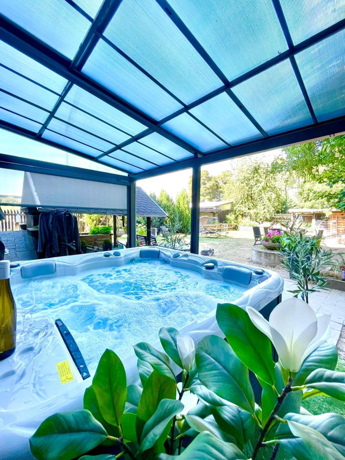 One-Bedroom Apartment with Spa Bath photo 1