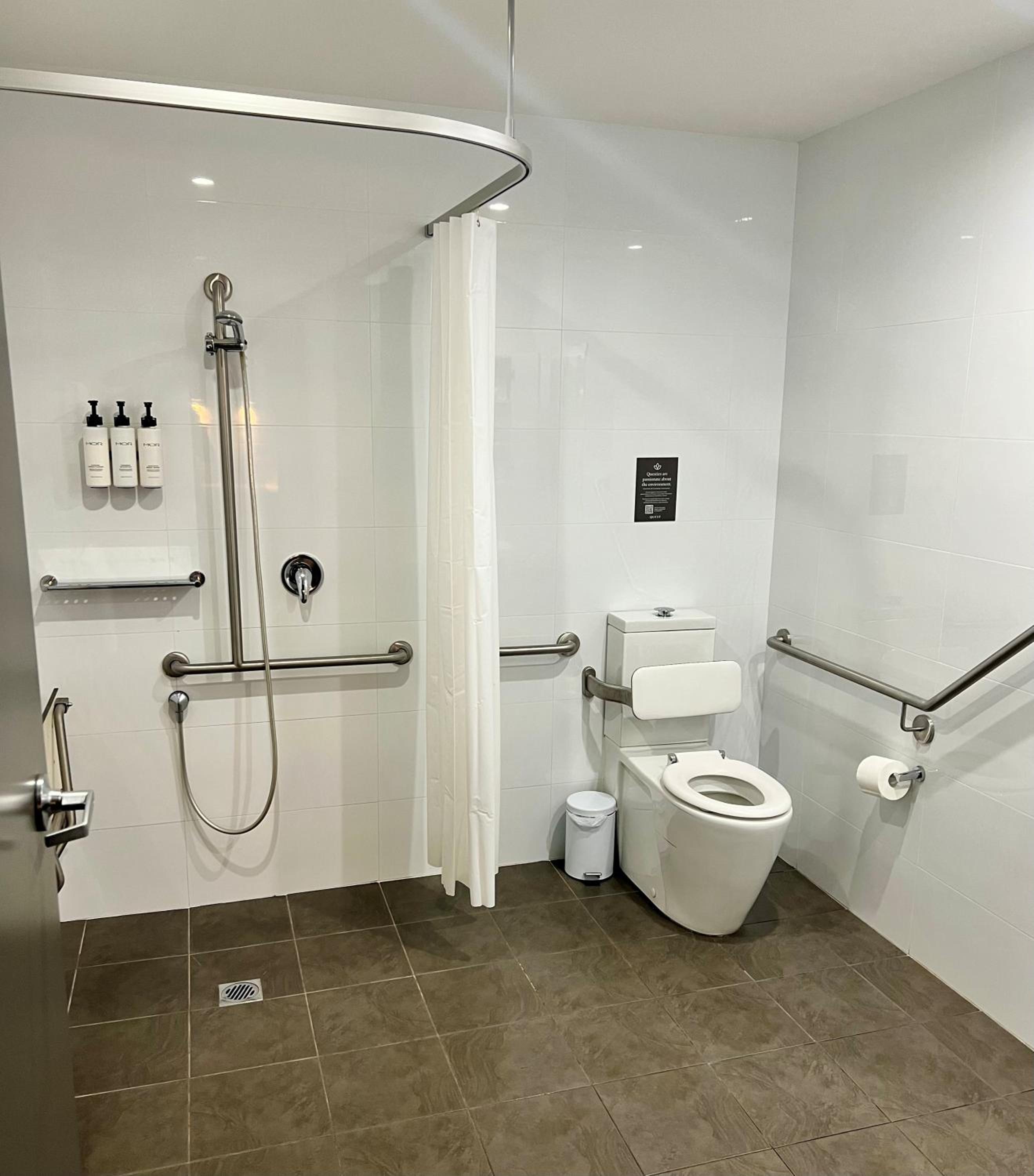One-Bedroom Accessible Apartment photo 3
