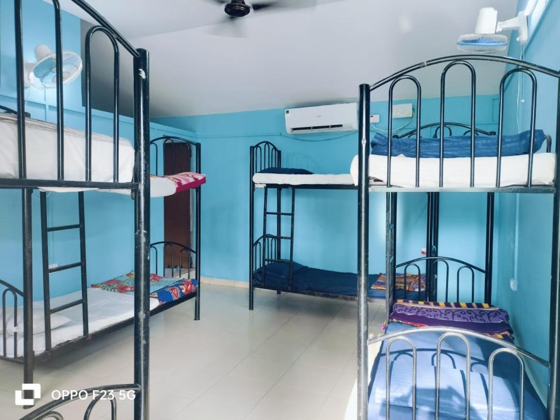 Male Dormitory Room photo 2