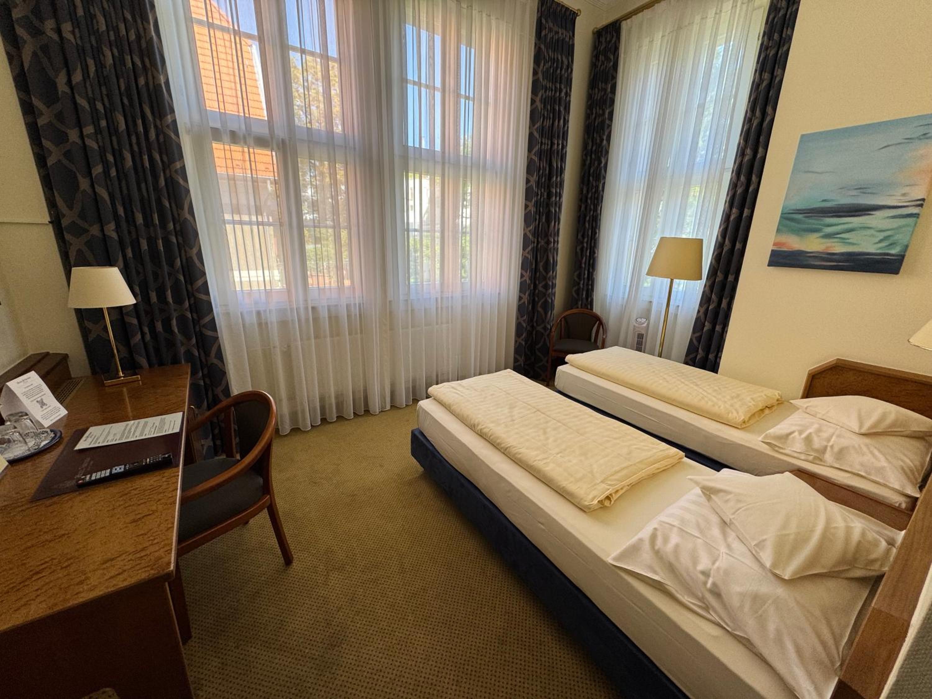 Standard Double or Twin Room - Photo 2