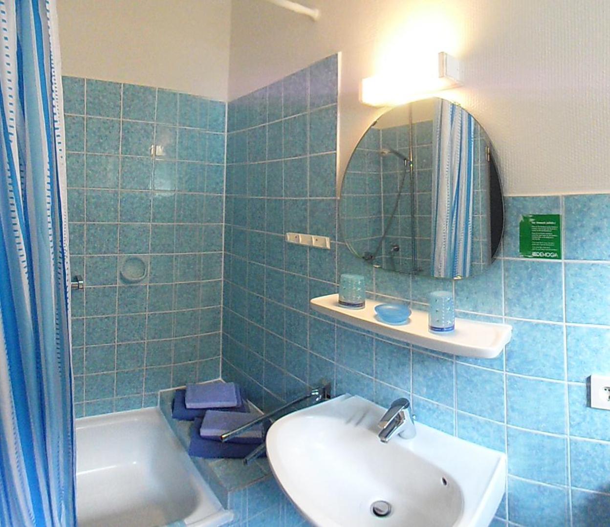 Double Room with Balcony - Photo 7