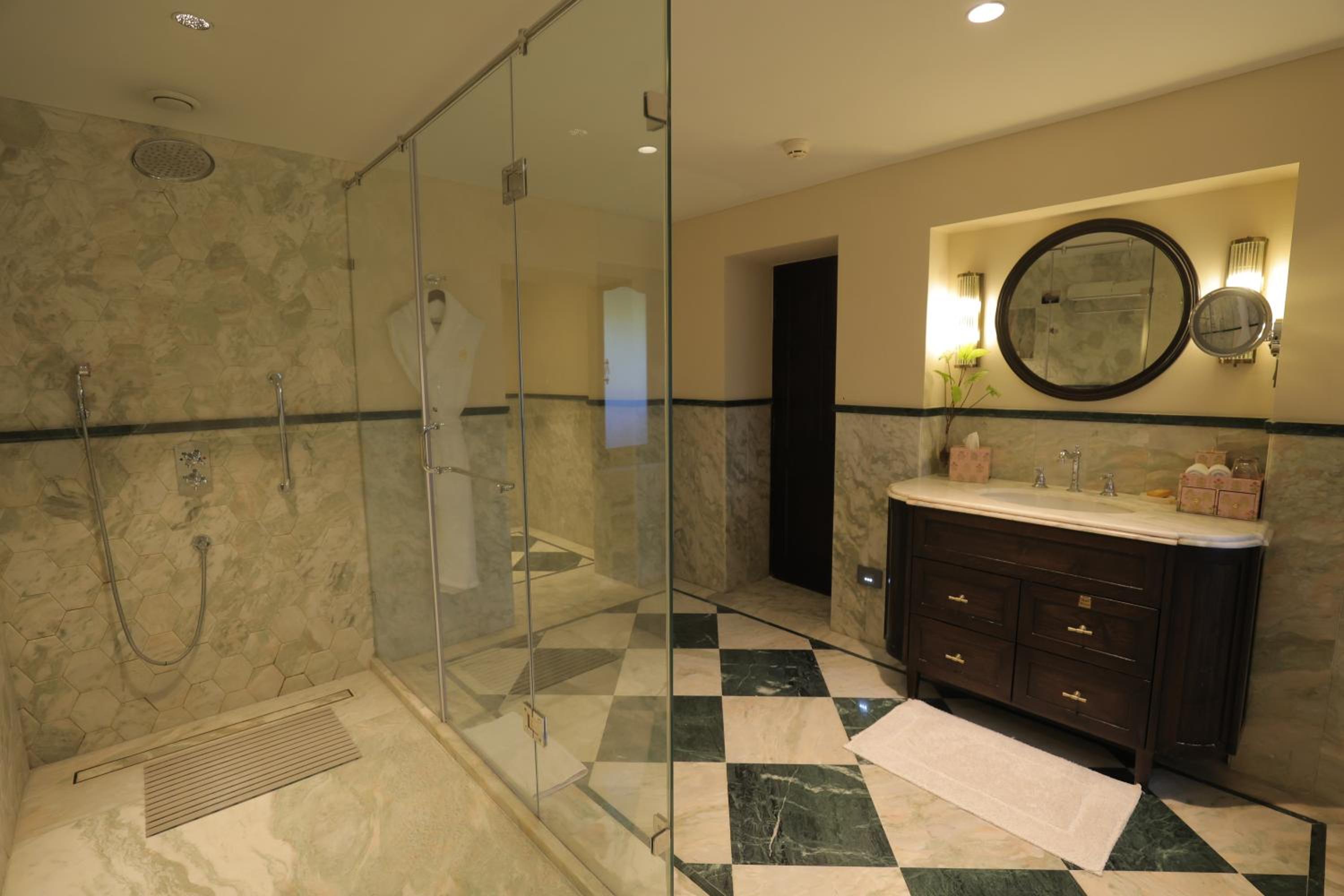 Luxury Room - includes 15% off on Spa and Laundry - Photo 4
