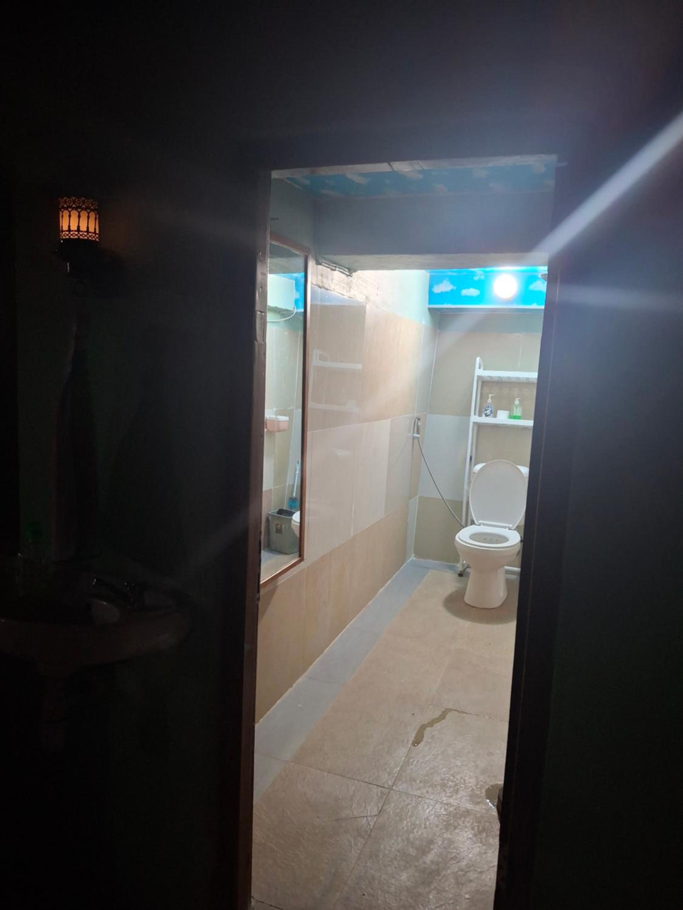 Family Room with Shared Bathroom photo 1