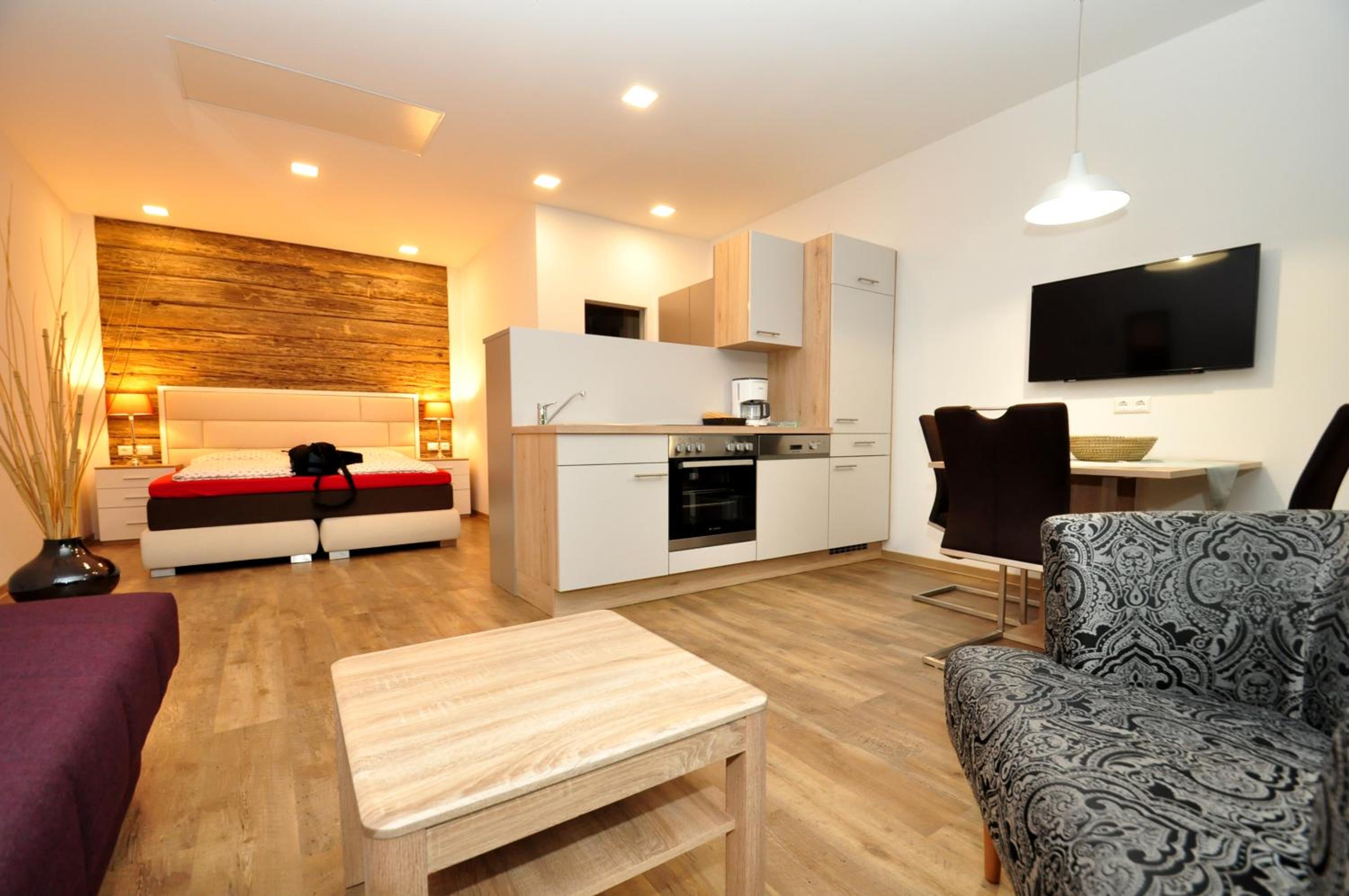 One-Bedroom Apartment photo 1