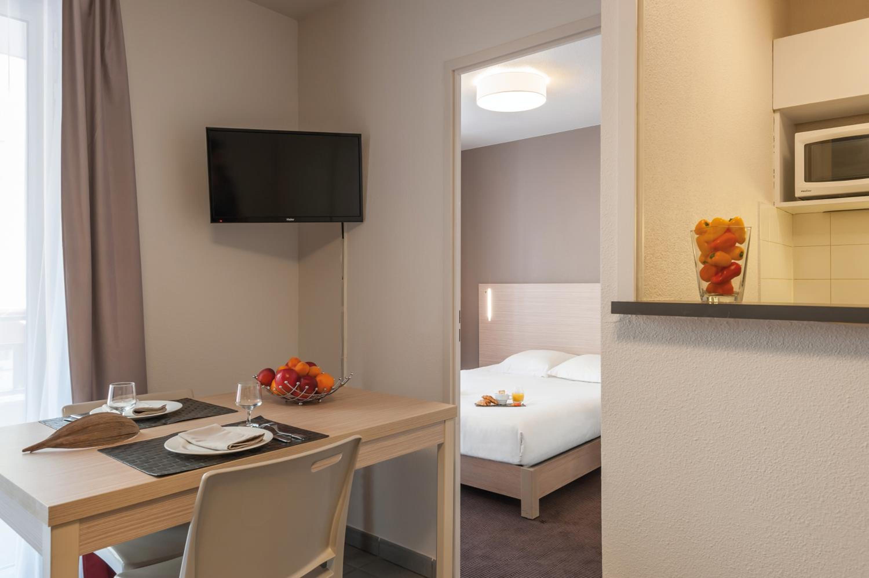 Apartment - Photo 2