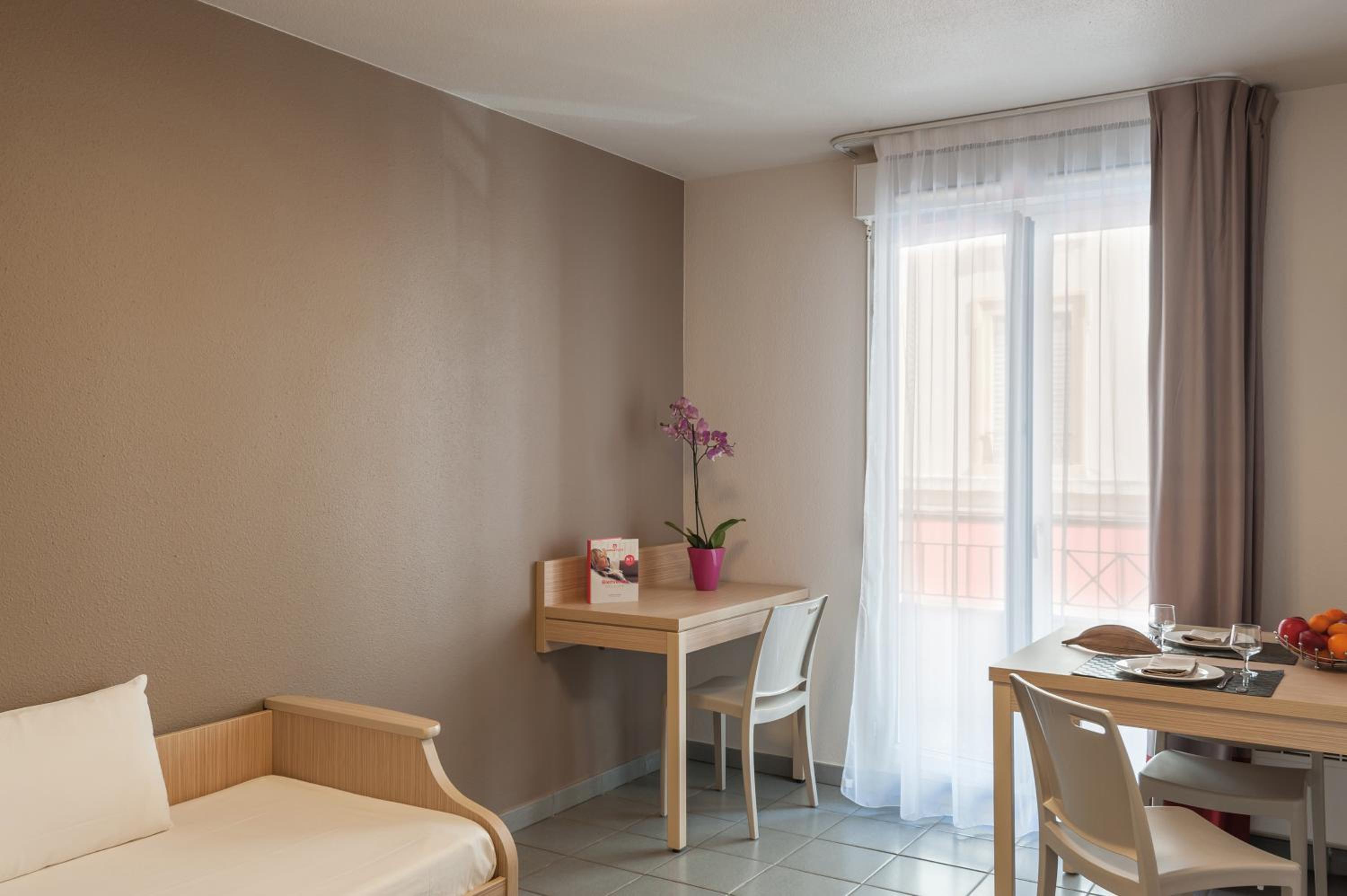 Apartment - Photo 3