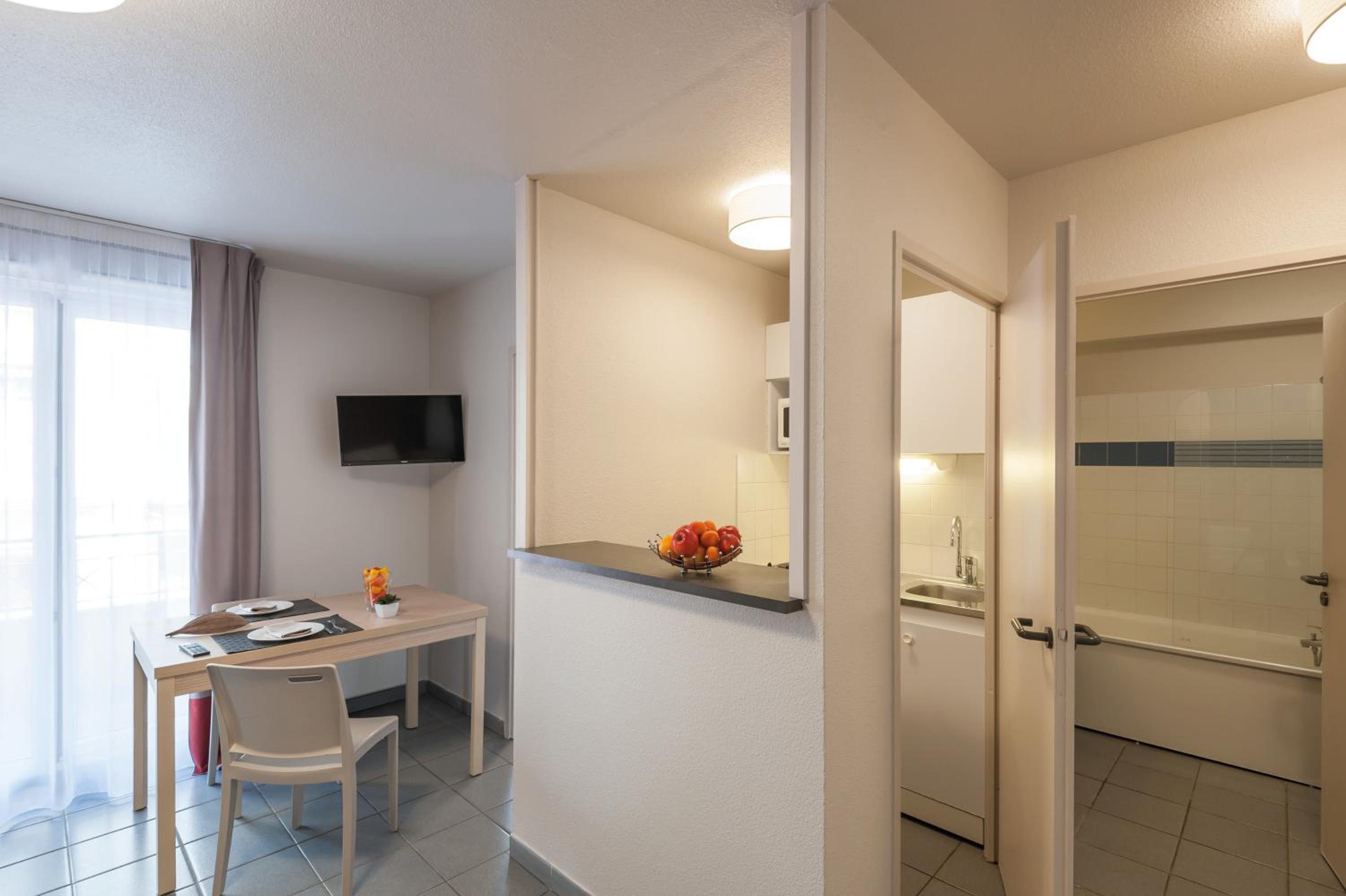 Apartment - Photo 4