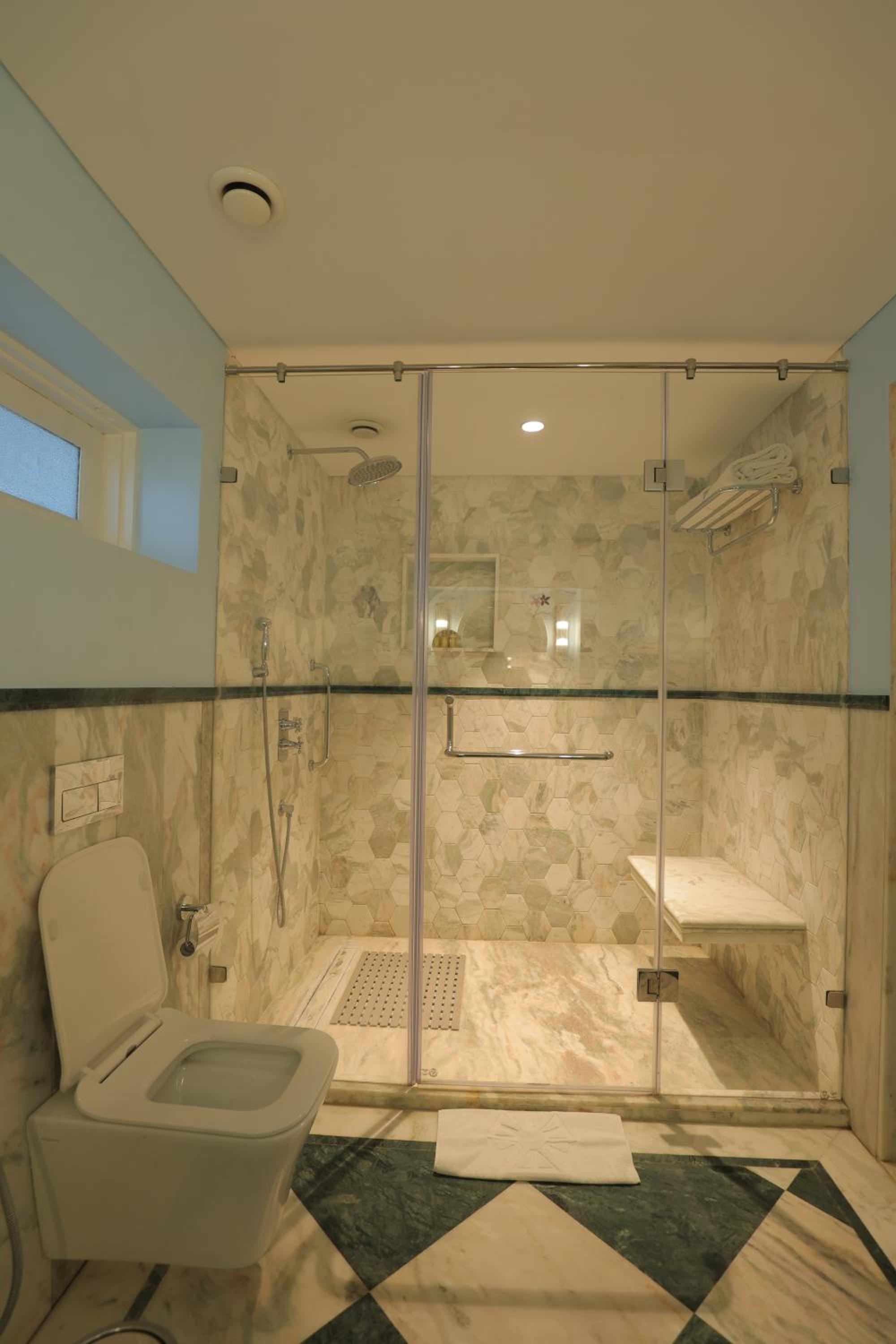 Grand Luxury Twin Bed Room - includes 15% off on Spa and Laundry - Photo 4