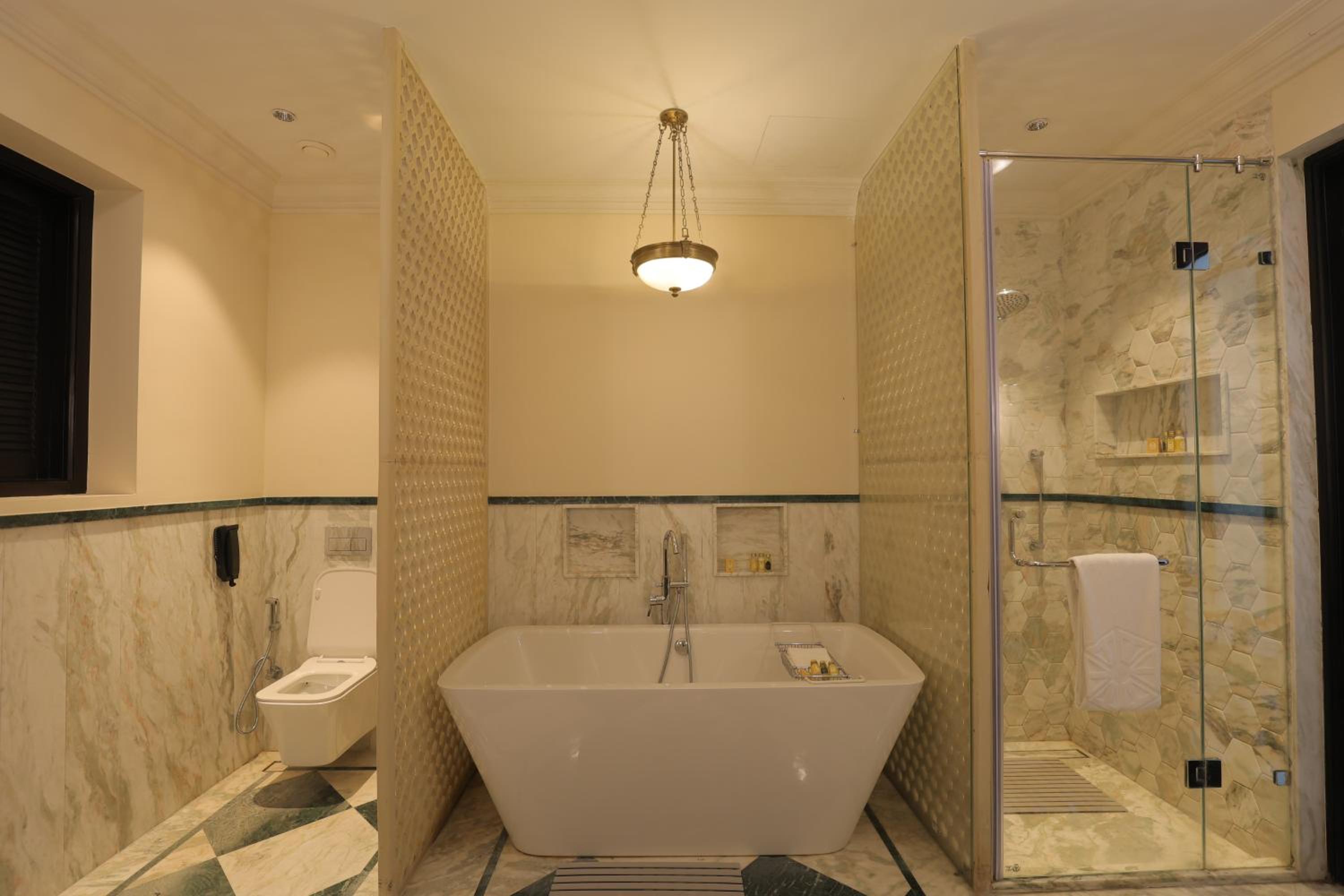 Luxury Villa with Plunge Pool - includes 15% off on Spa and Laundry - Photo 3