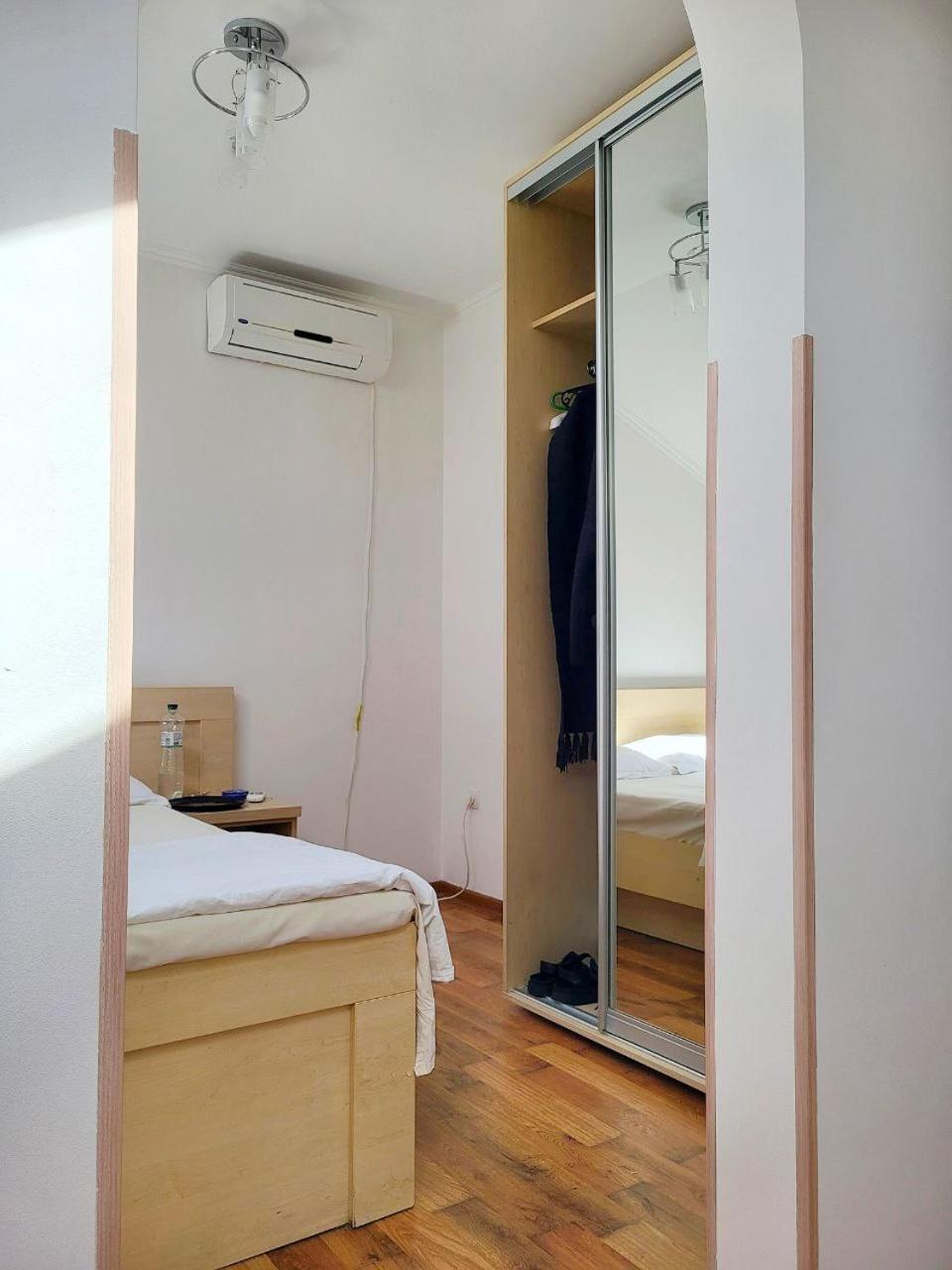 Budget Double Room photo 2