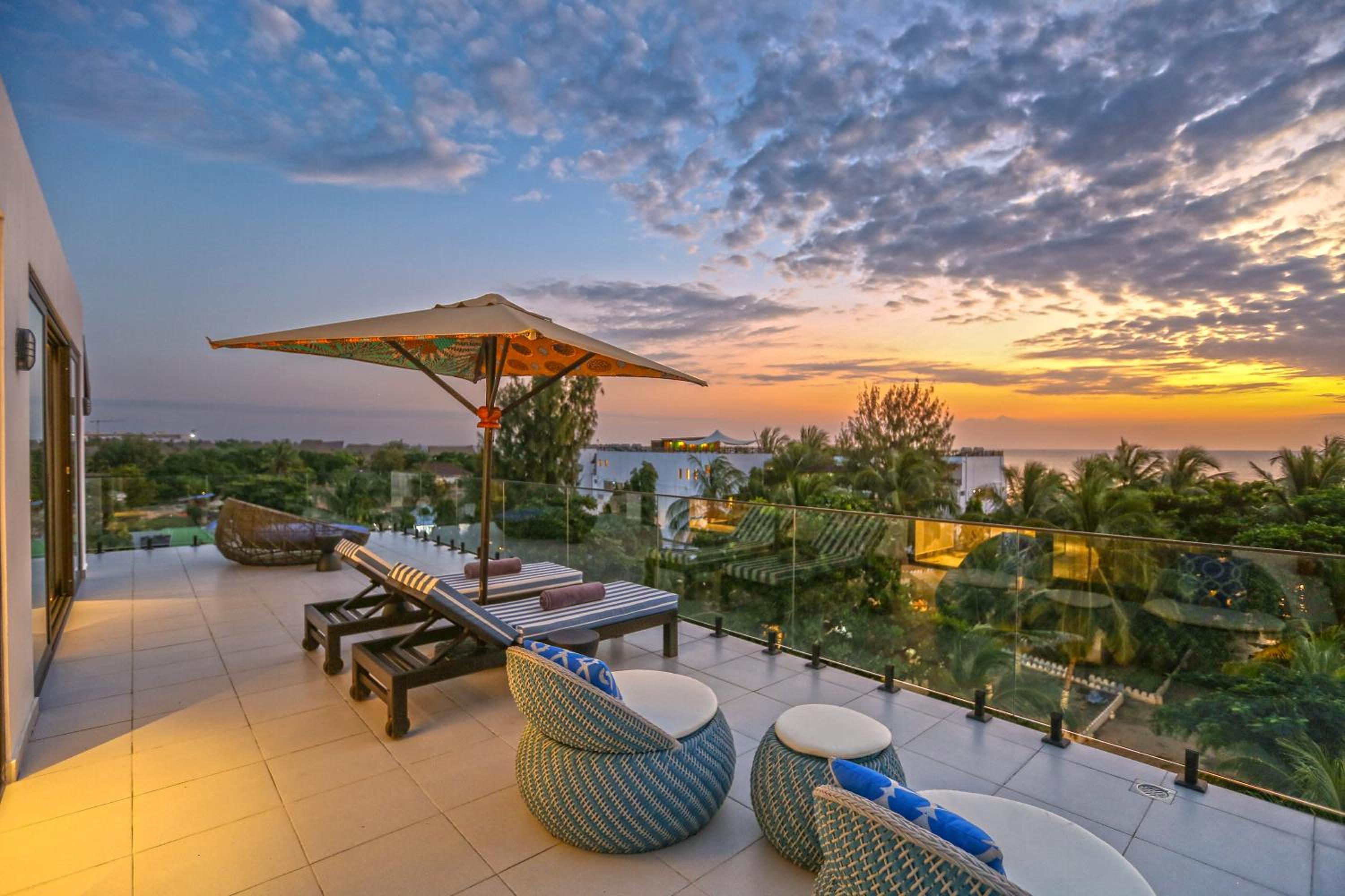 Z2 Rooftop Suite with Full Sea View
