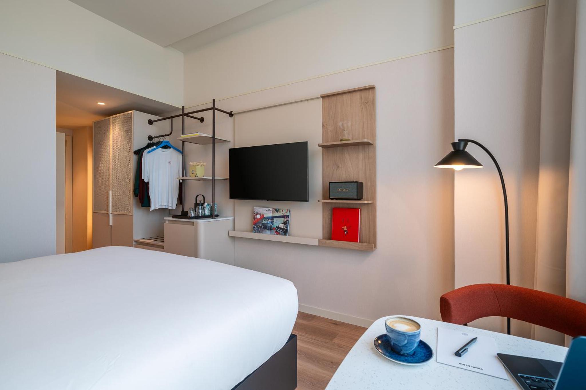 Double Room with One Double Bed and 2 Adults Occupancy (Non Smoking) thumbnail 5