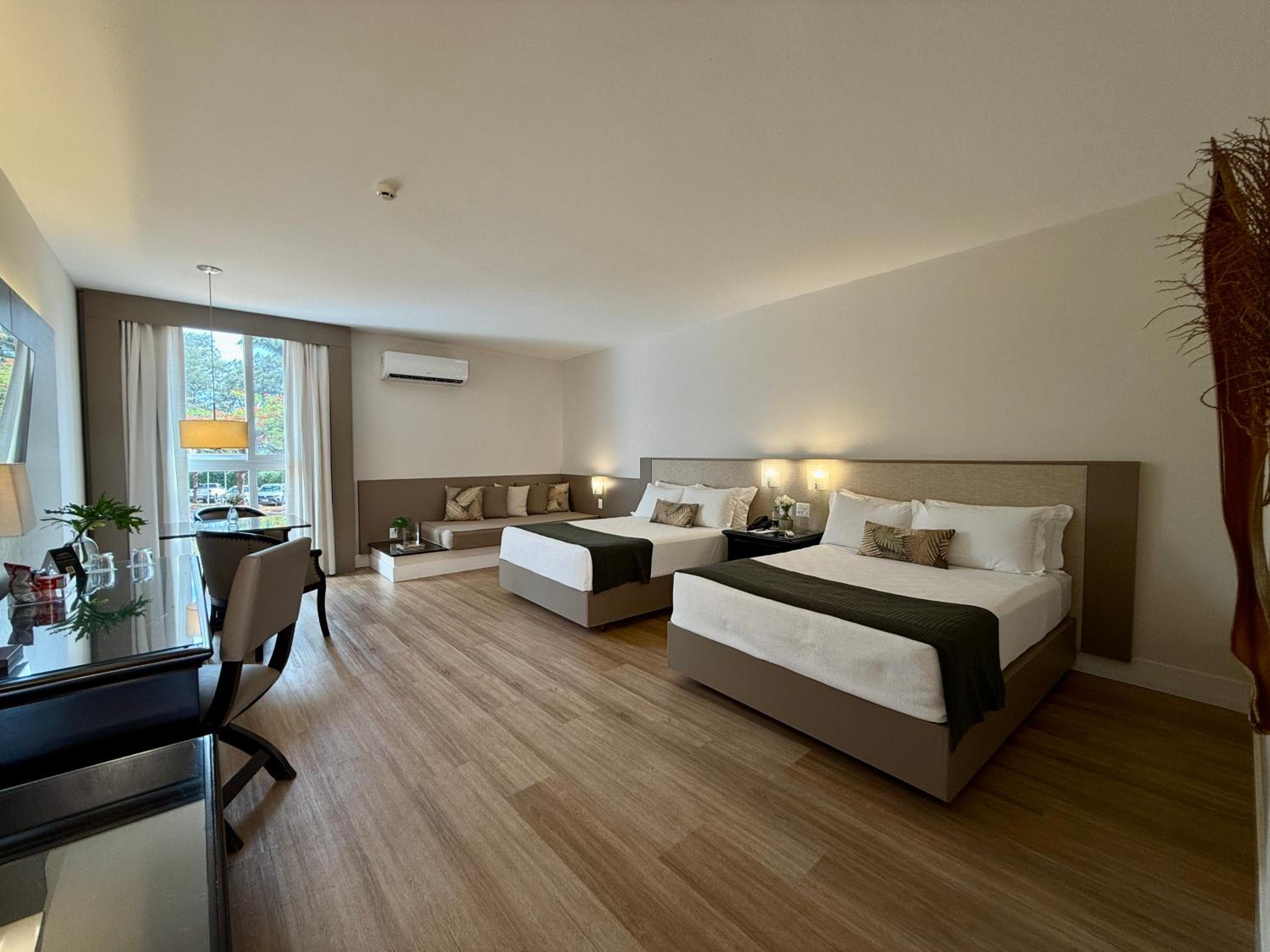 Deluxe Family Room