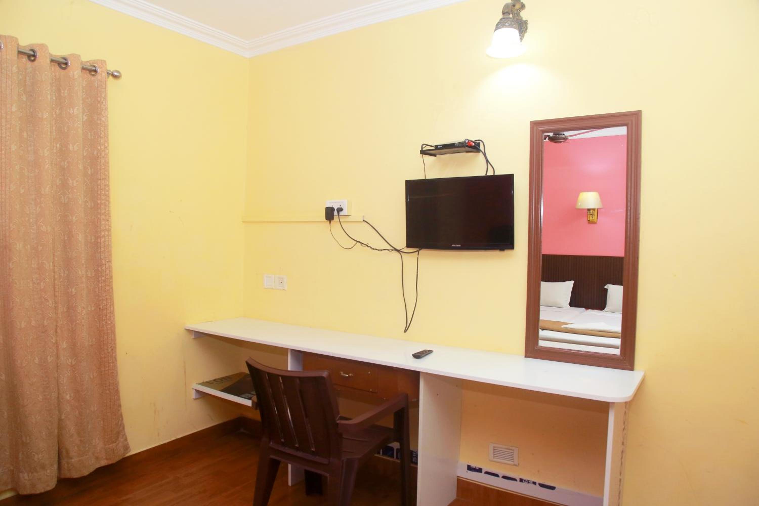 Budget Single Room photo 3