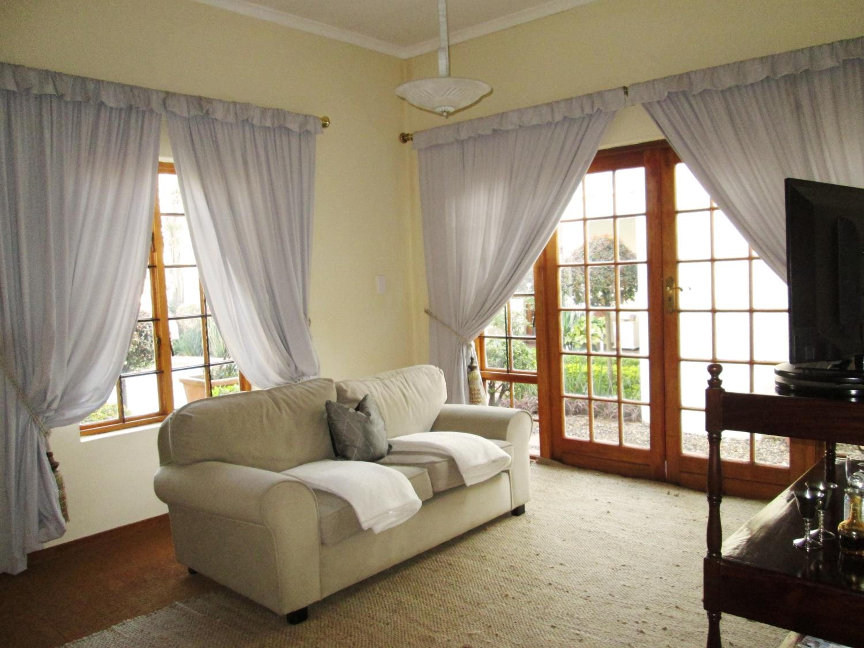 Deluxe Triple Room photo 3