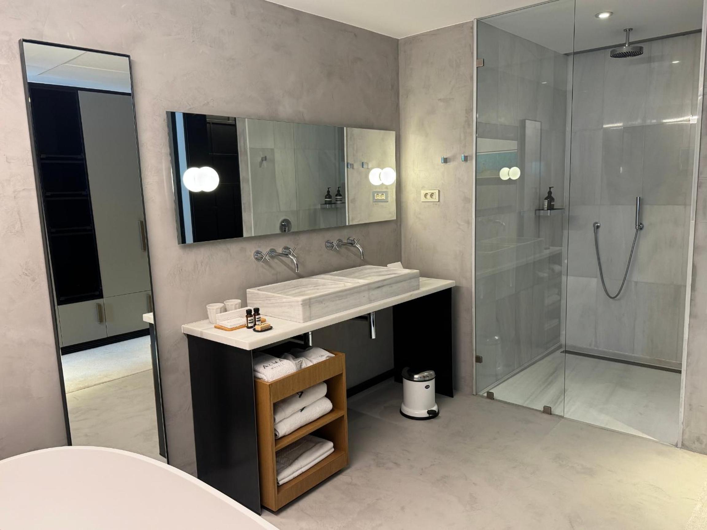 Library Suite thumbnail 6
