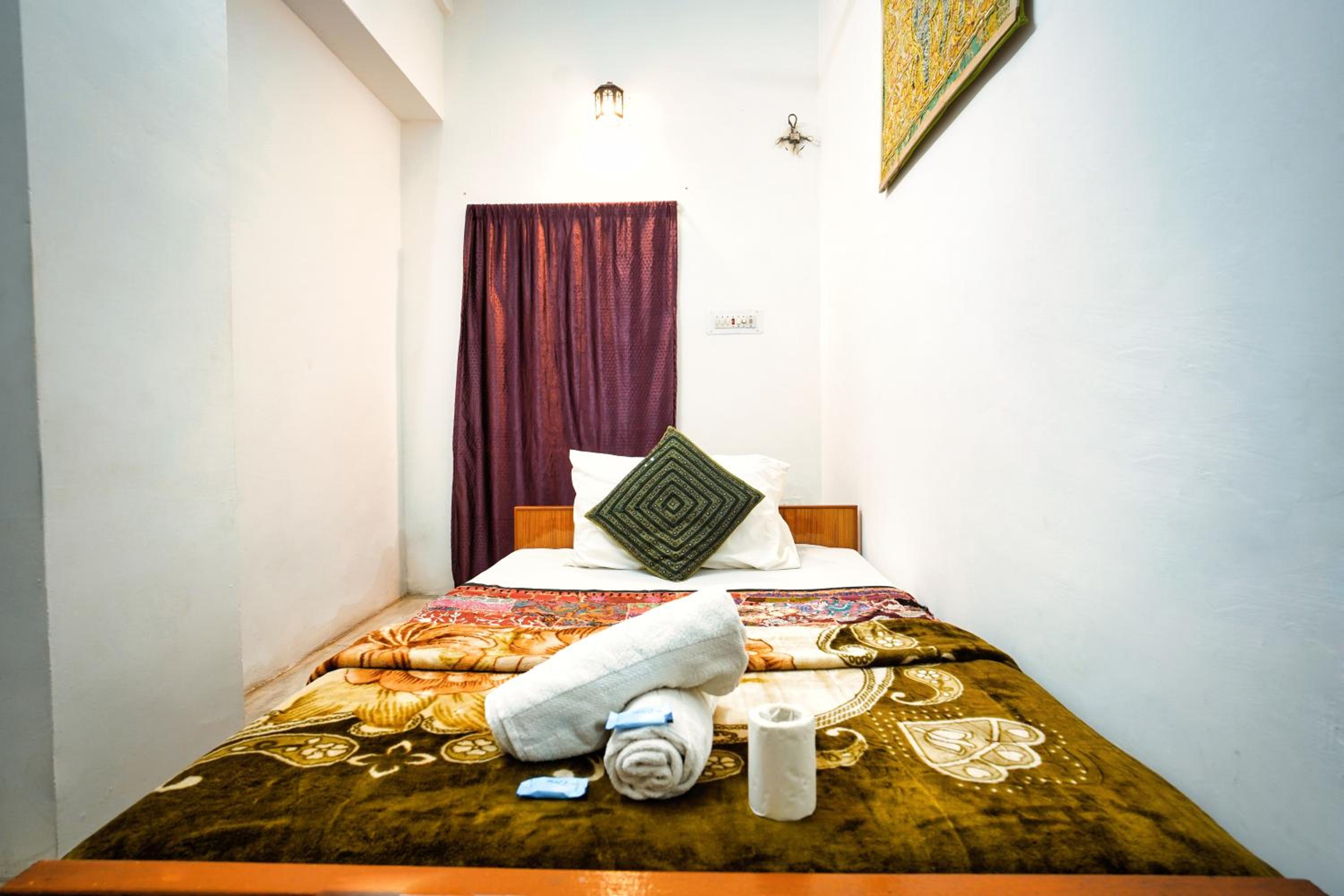 Single Room with Private Bathroom