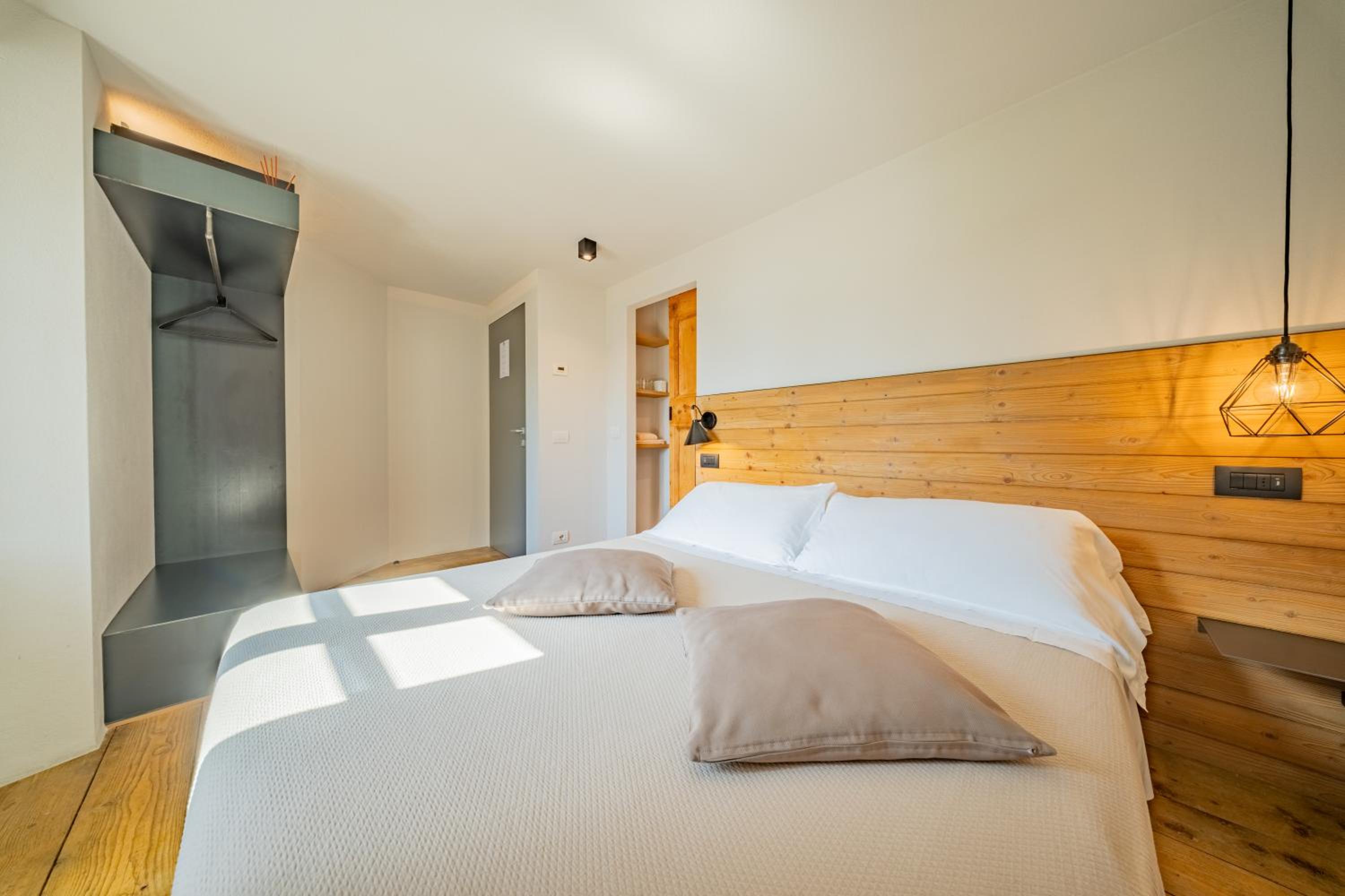 Double or Twin Room with Private Bathroom - Photo 5