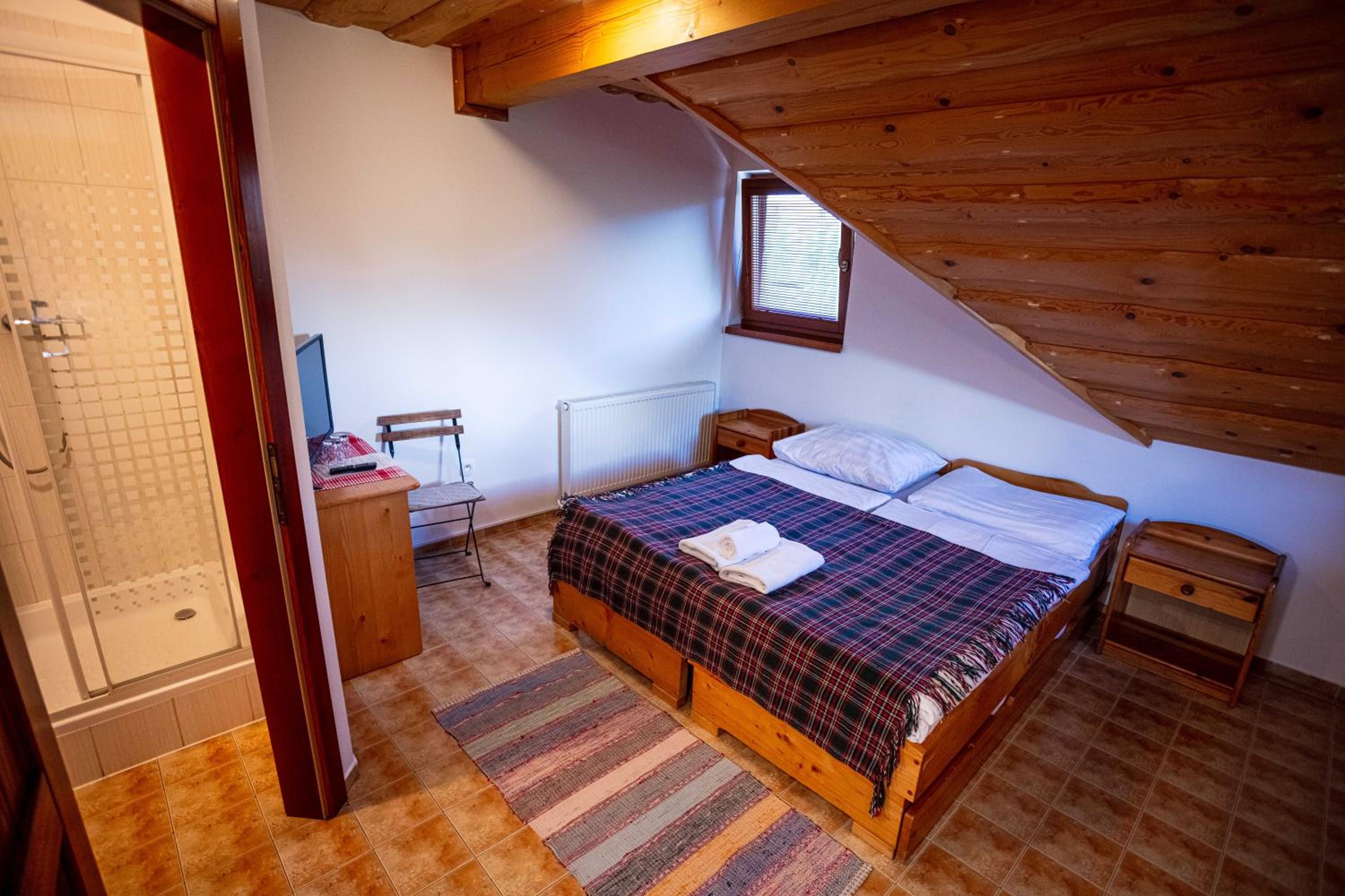 Standard Double or Twin Room photo 3