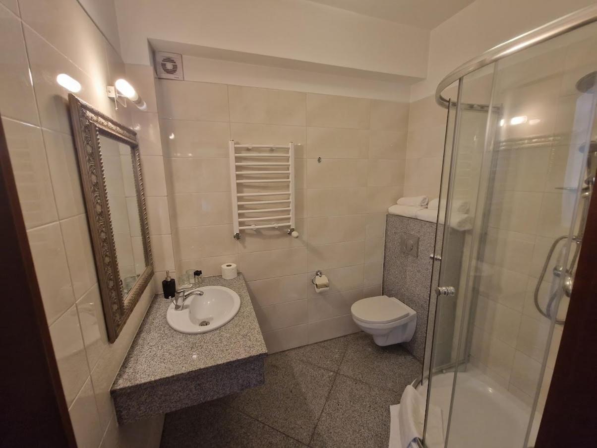 Double or Twin Room photo 3