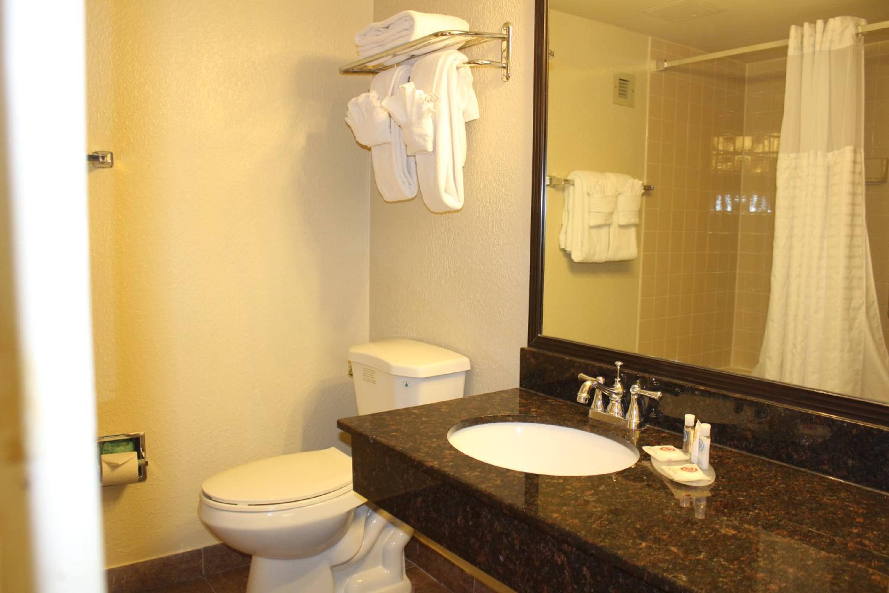 King Room - Non-Smoking photo 2