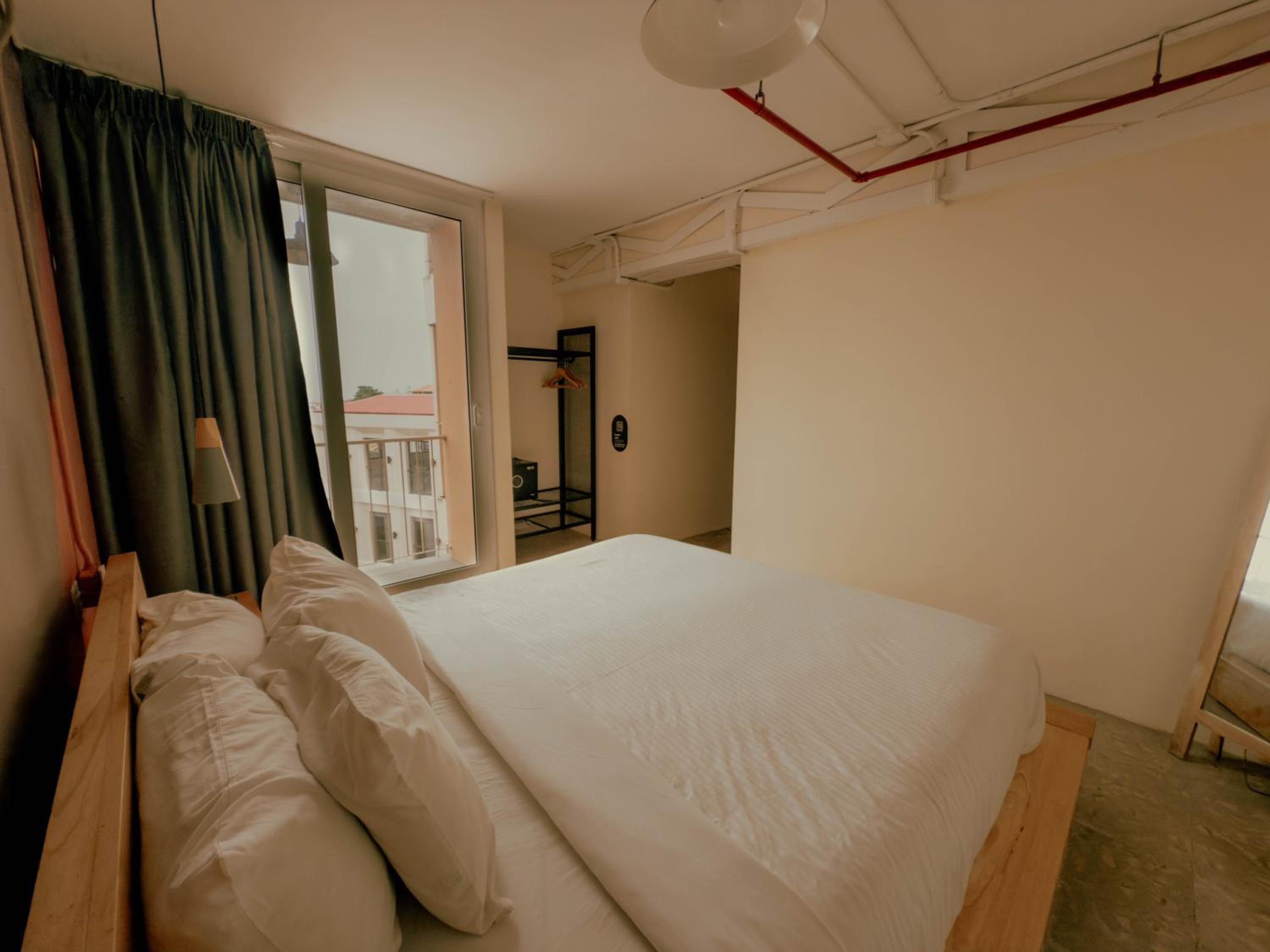 Deluxe Double Room with Balcony and Sea View