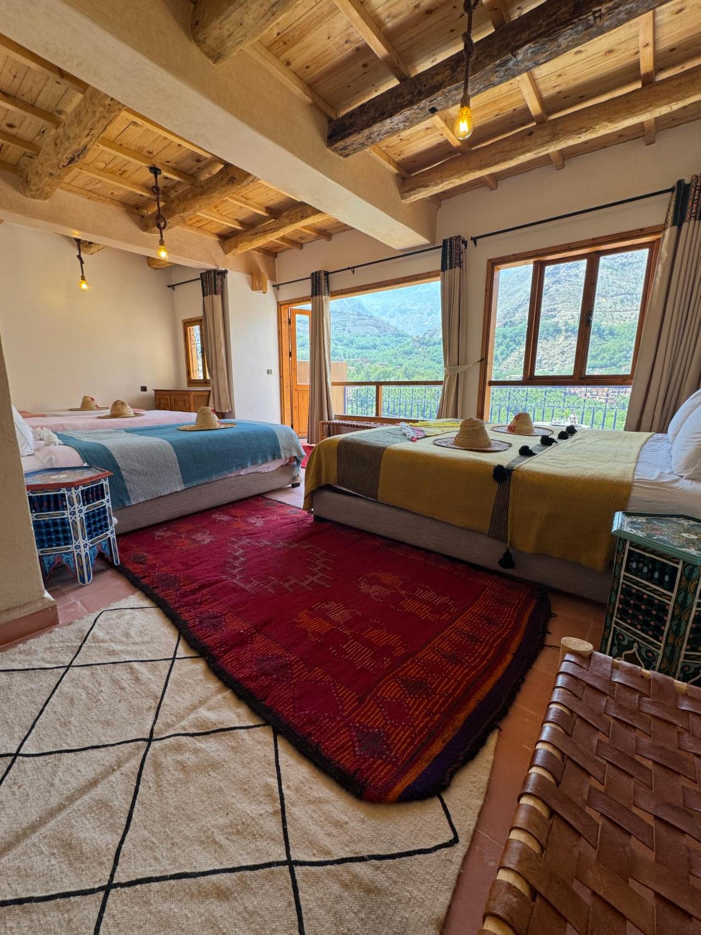 Family Room with Balcony photo 2