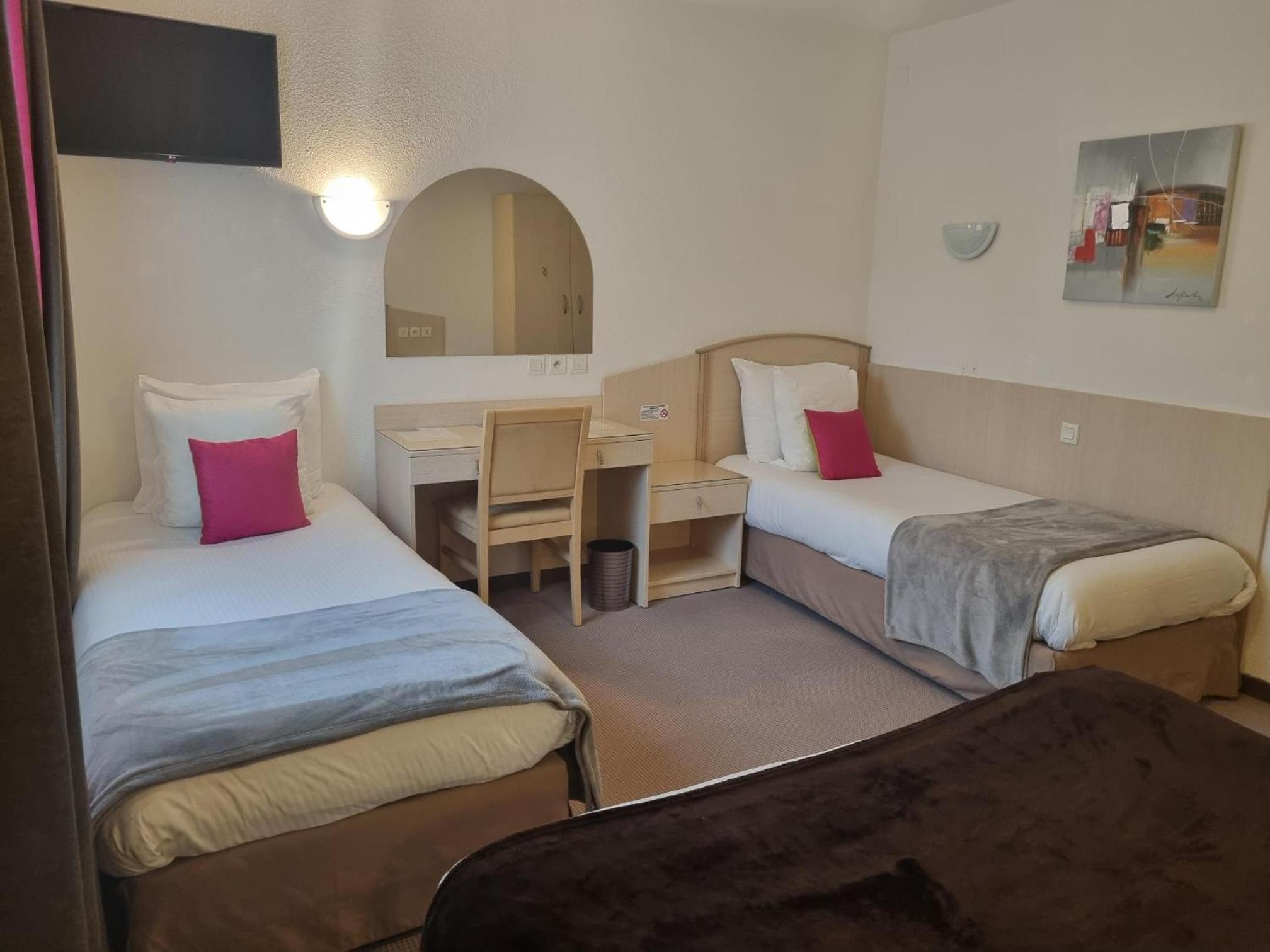 Quadruple Room - Photo 2