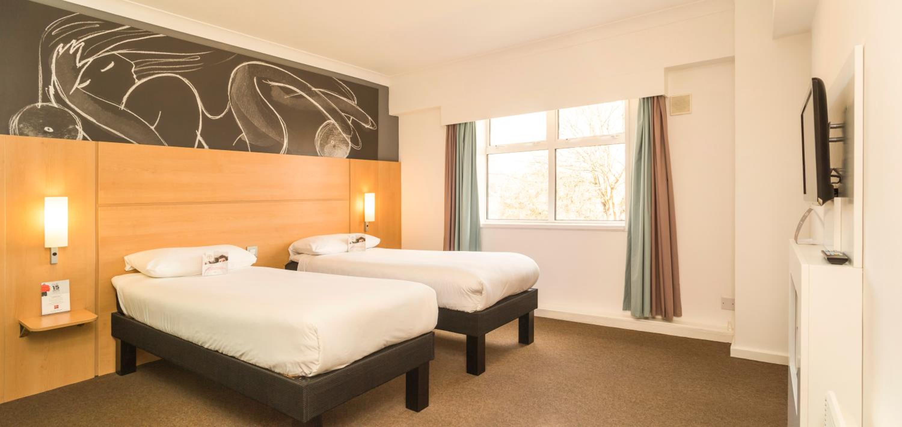 Twin Room - Photo 1
