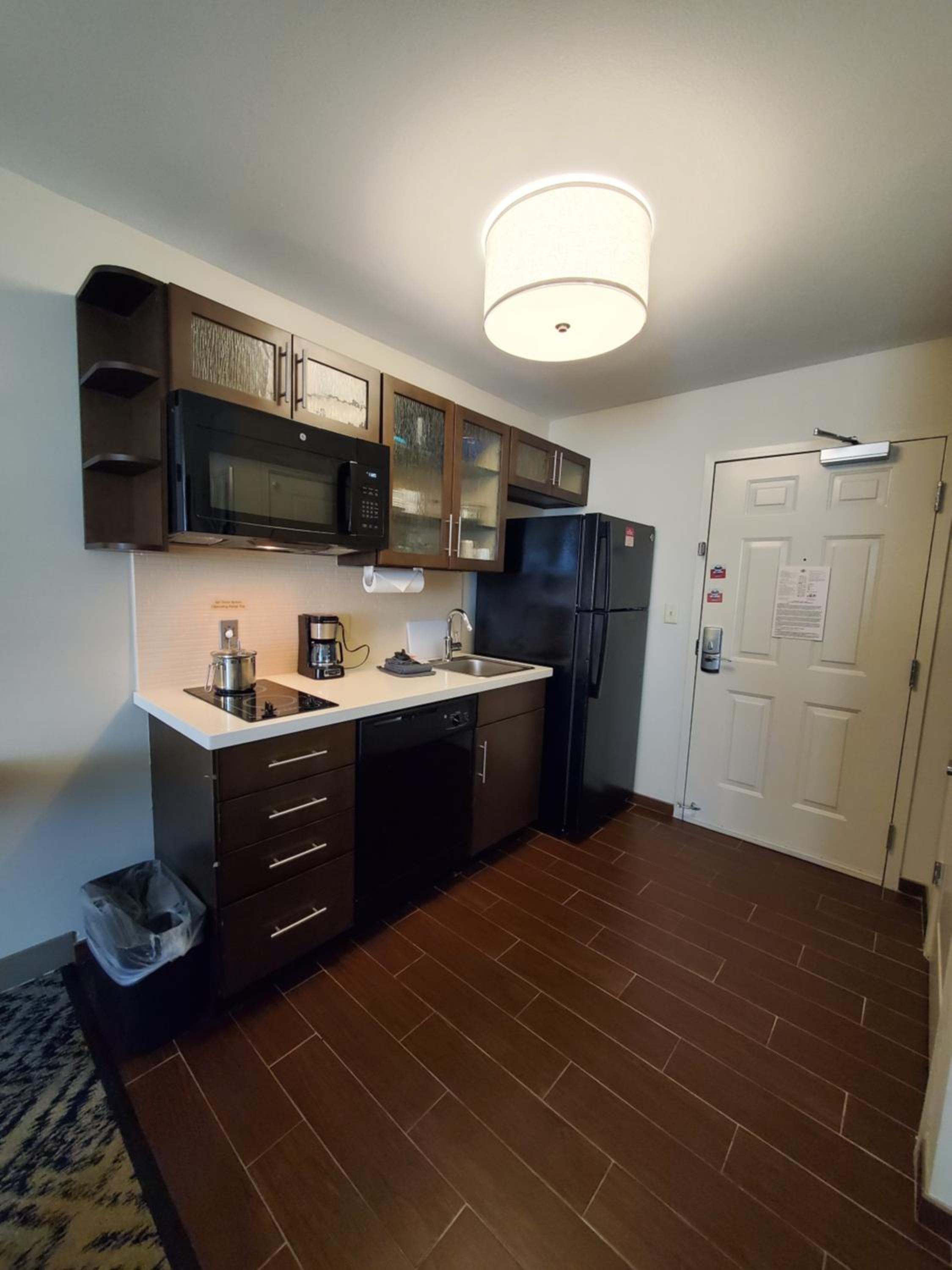 Studio Queen Suite