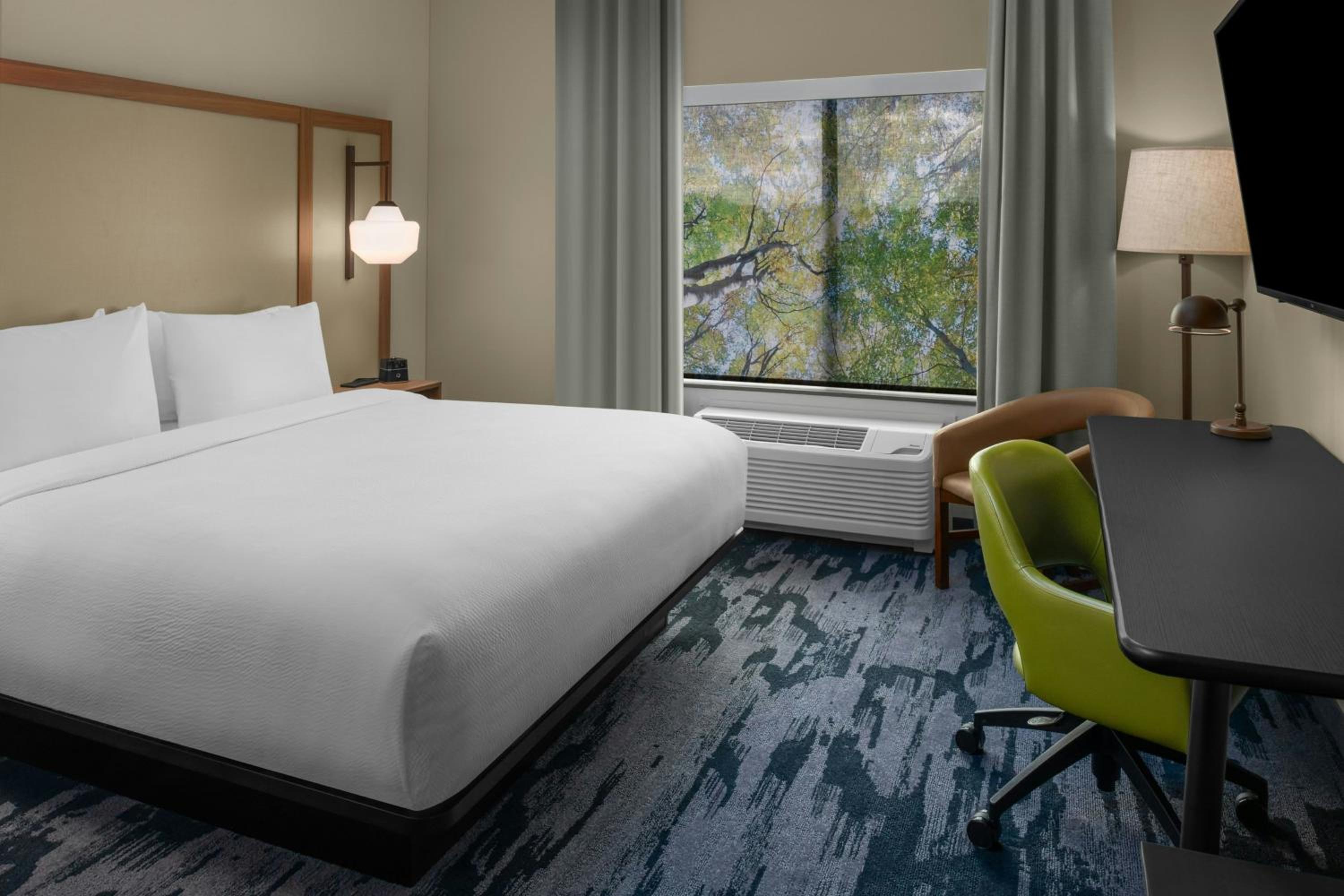 King Room with Roll-in Shower - Mobility and Hearing Accessible