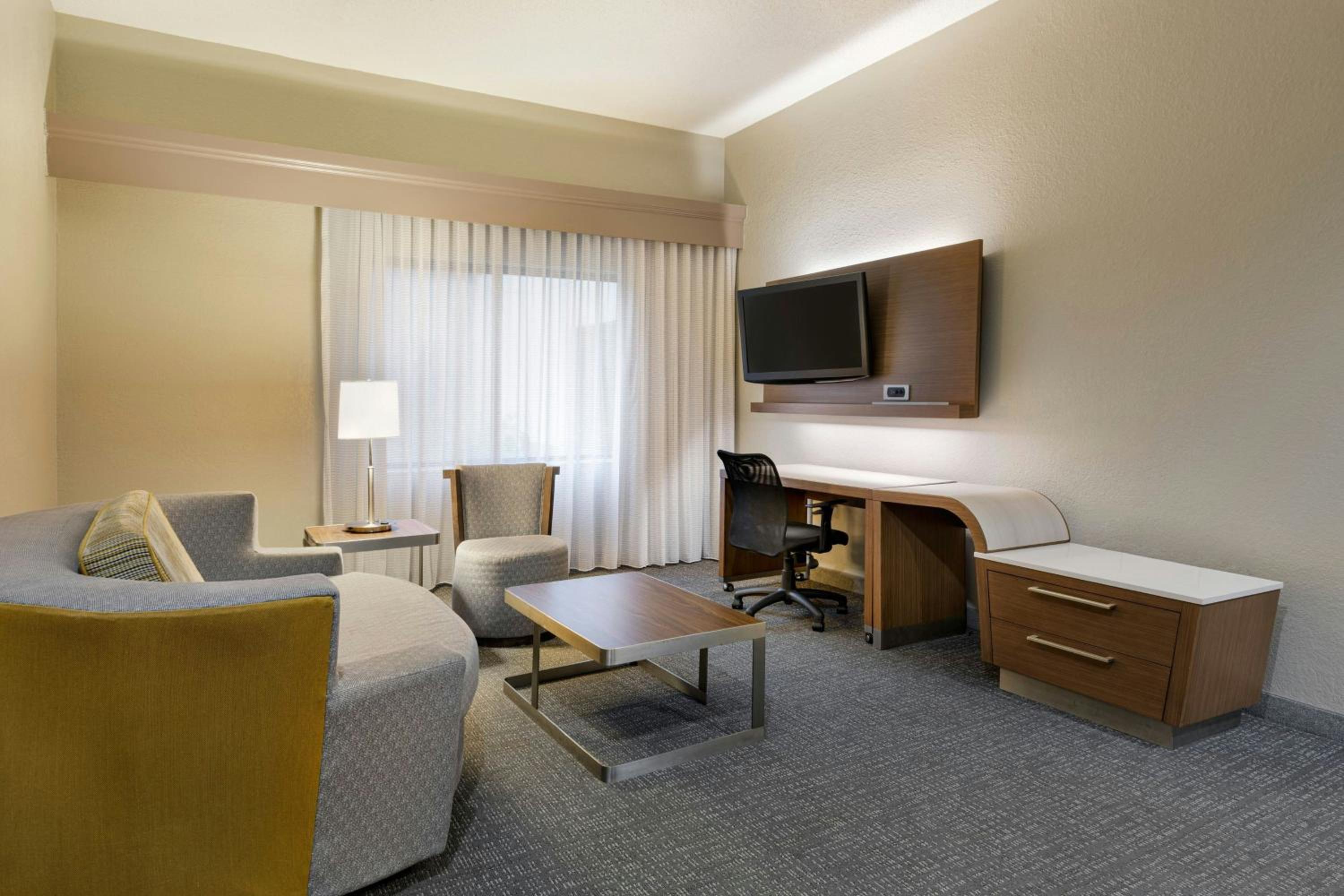 One-Bedroom King Suite with Sofa Bed - Photo 5
