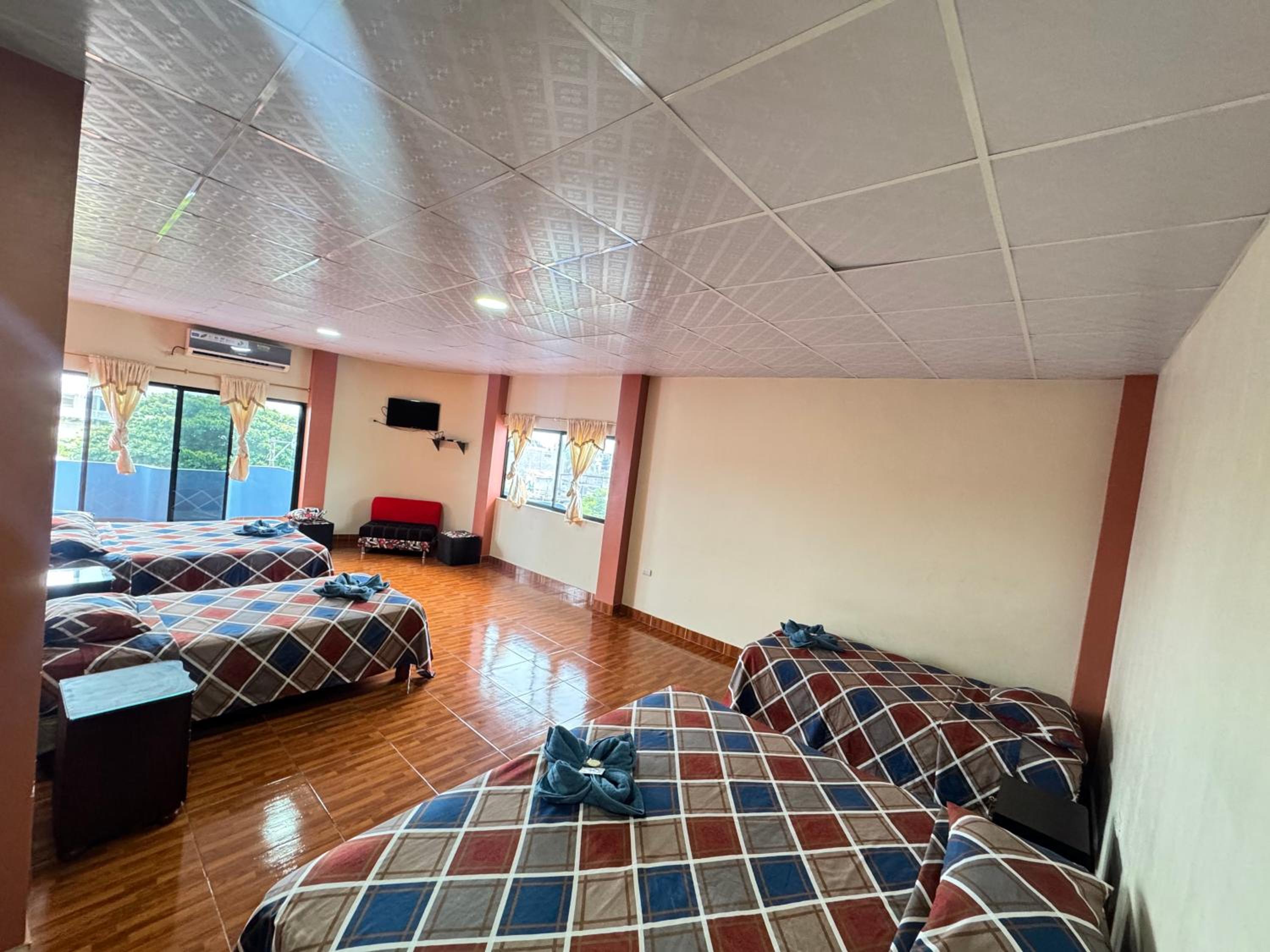 Family Room with Balcony photo 3