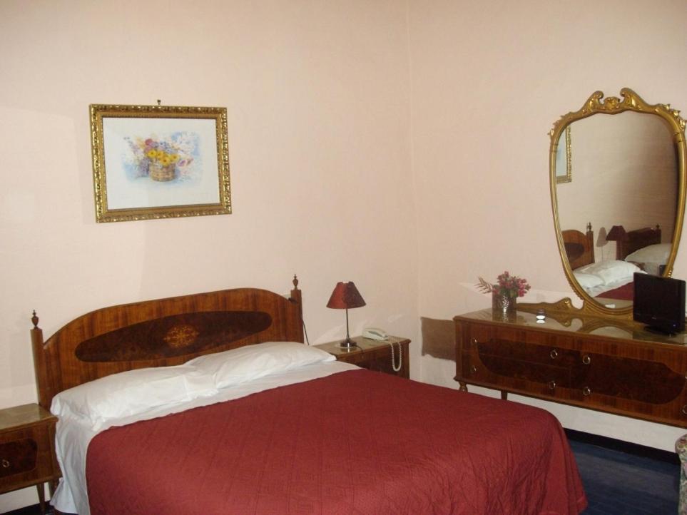 Double or Twin Room photo 2